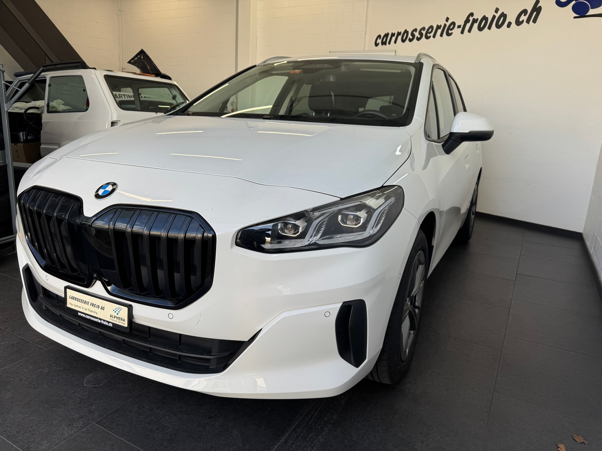 BMW 223d Active Tourer xDrive DKG-image-2