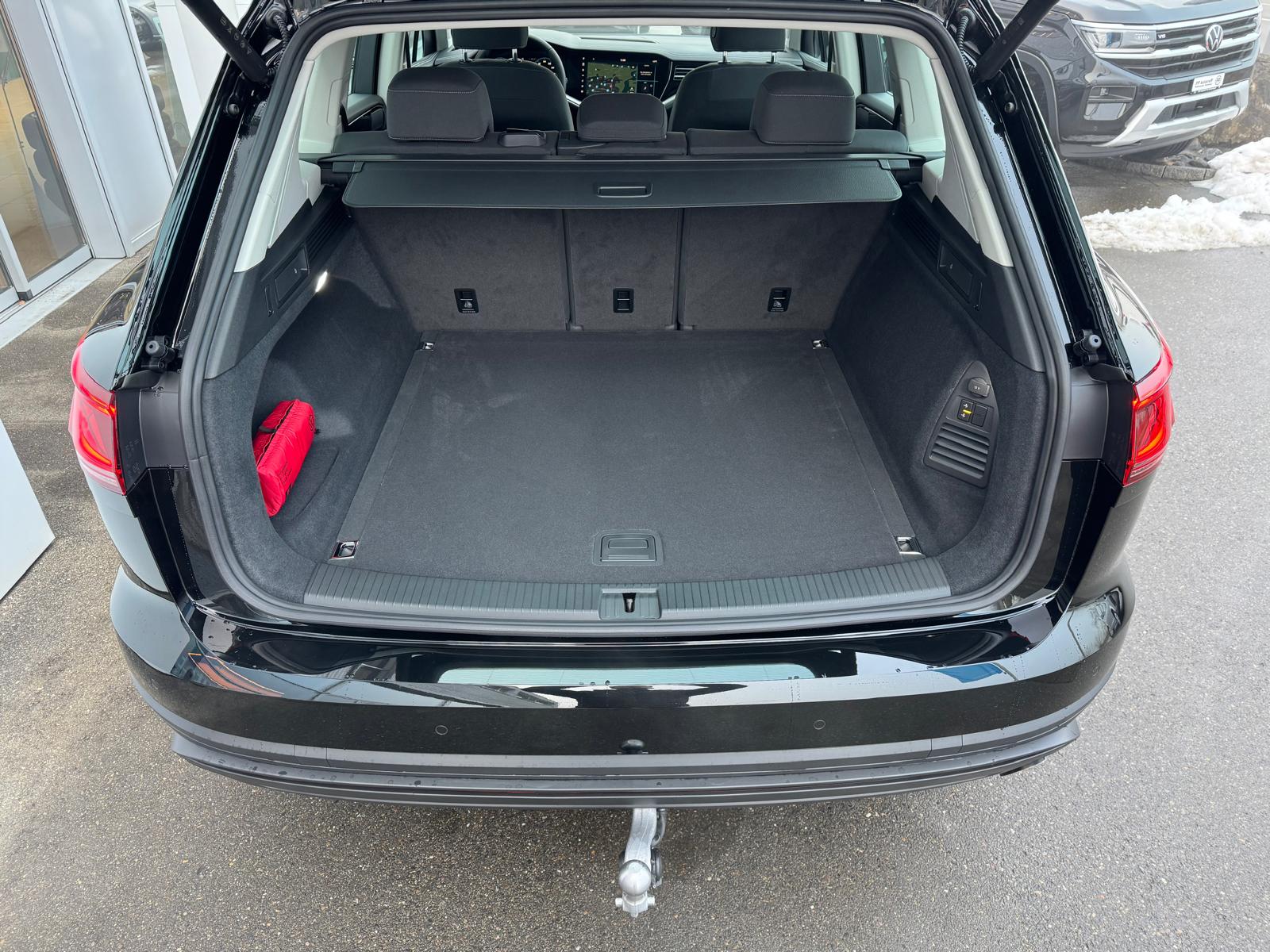 VW Touareg 3.0 TDI Basic Tiptronic-image-4