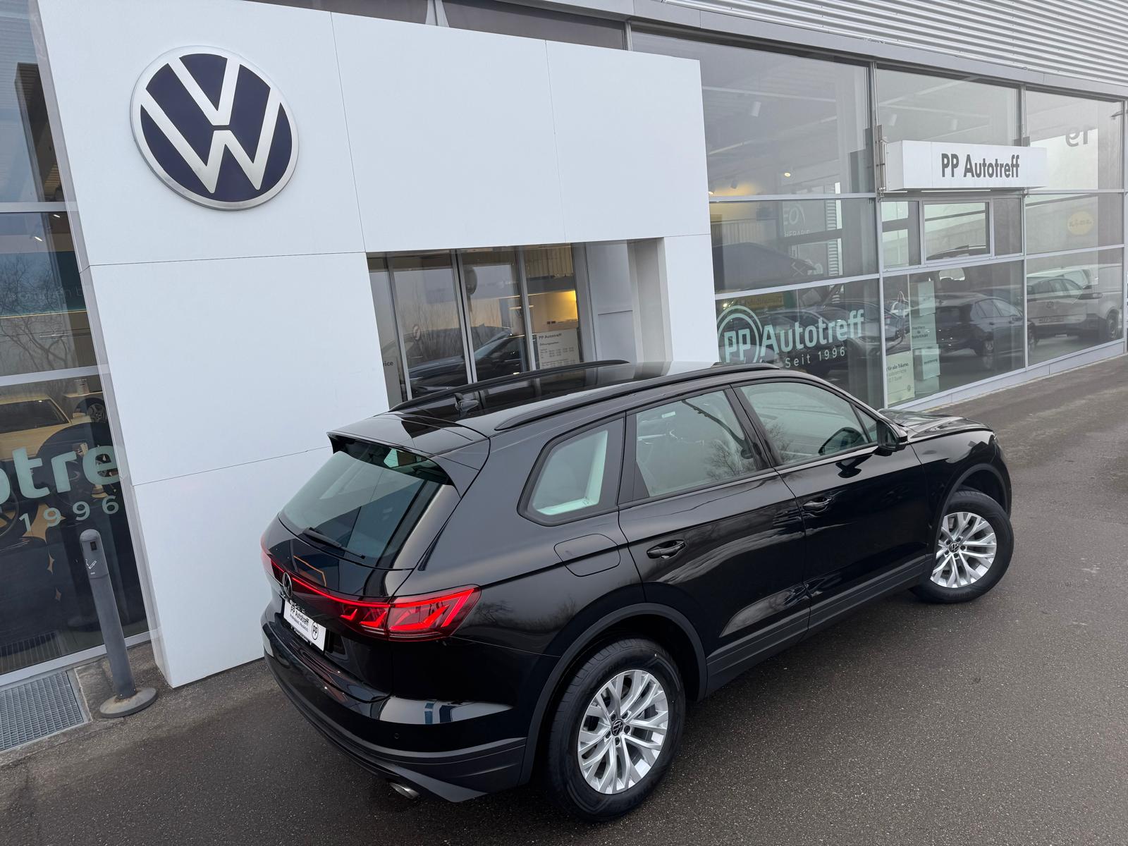 VW Touareg 3.0 TDI Basic Tiptronic-image-3