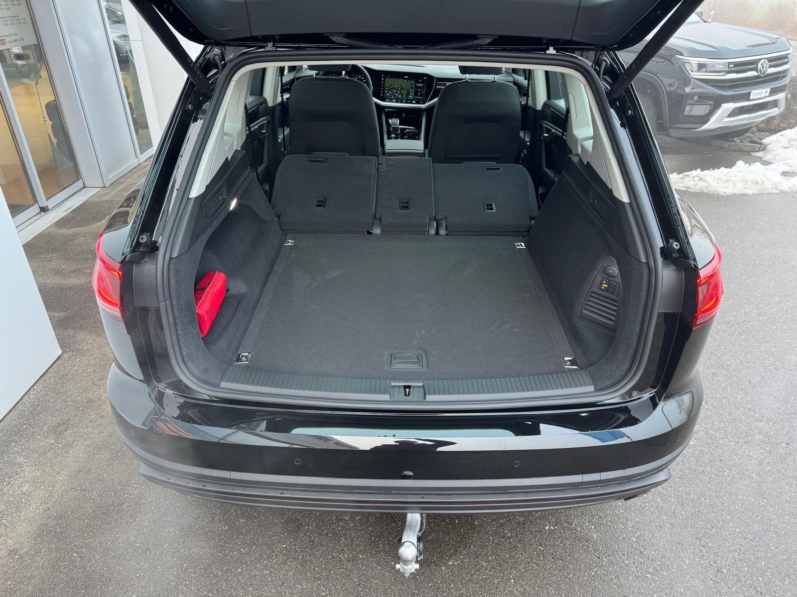 VW Touareg 3.0 TDI Basic Tiptronic-image-5