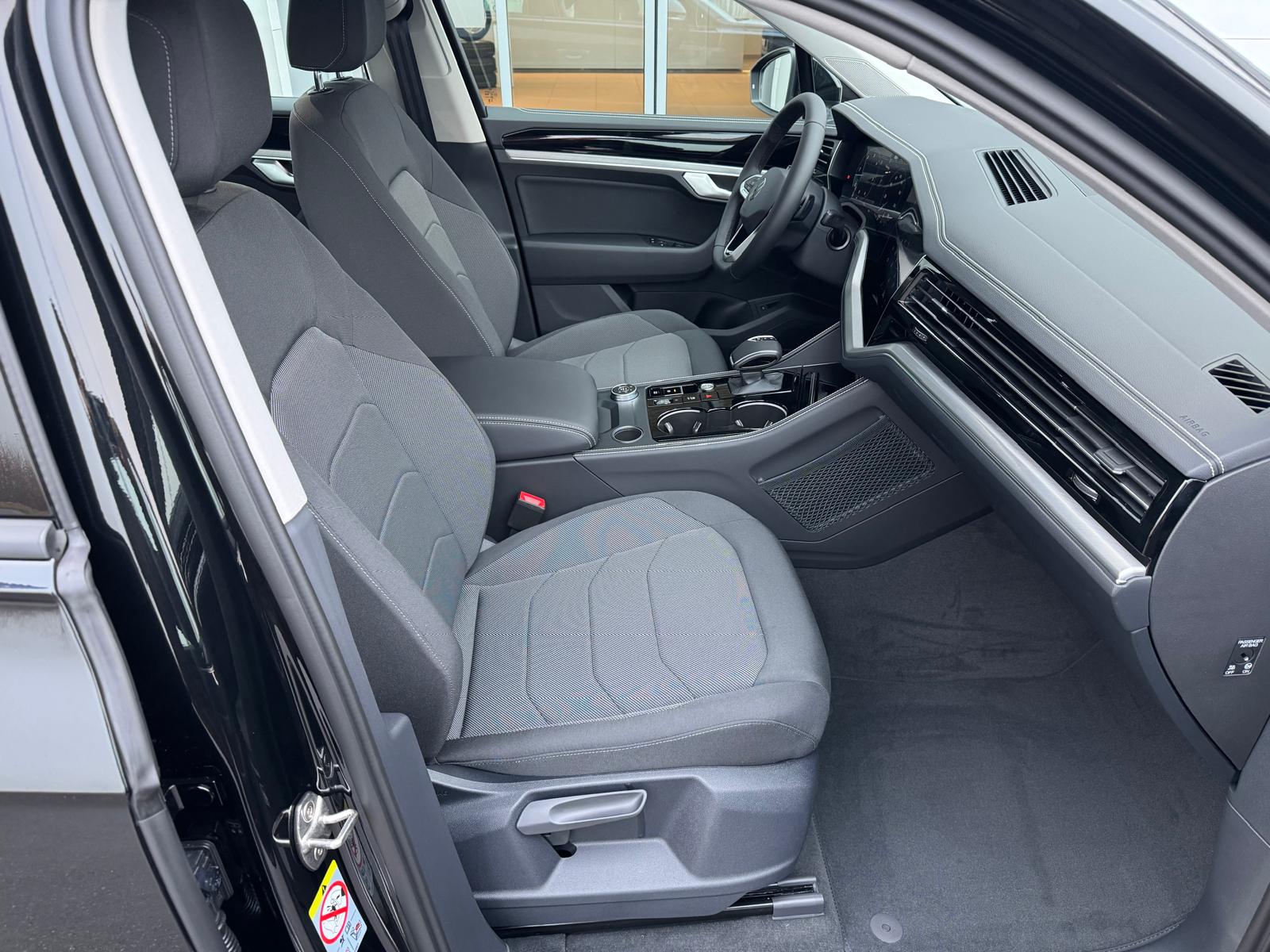 VW Touareg 3.0 TDI Basic Tiptronic-image-2