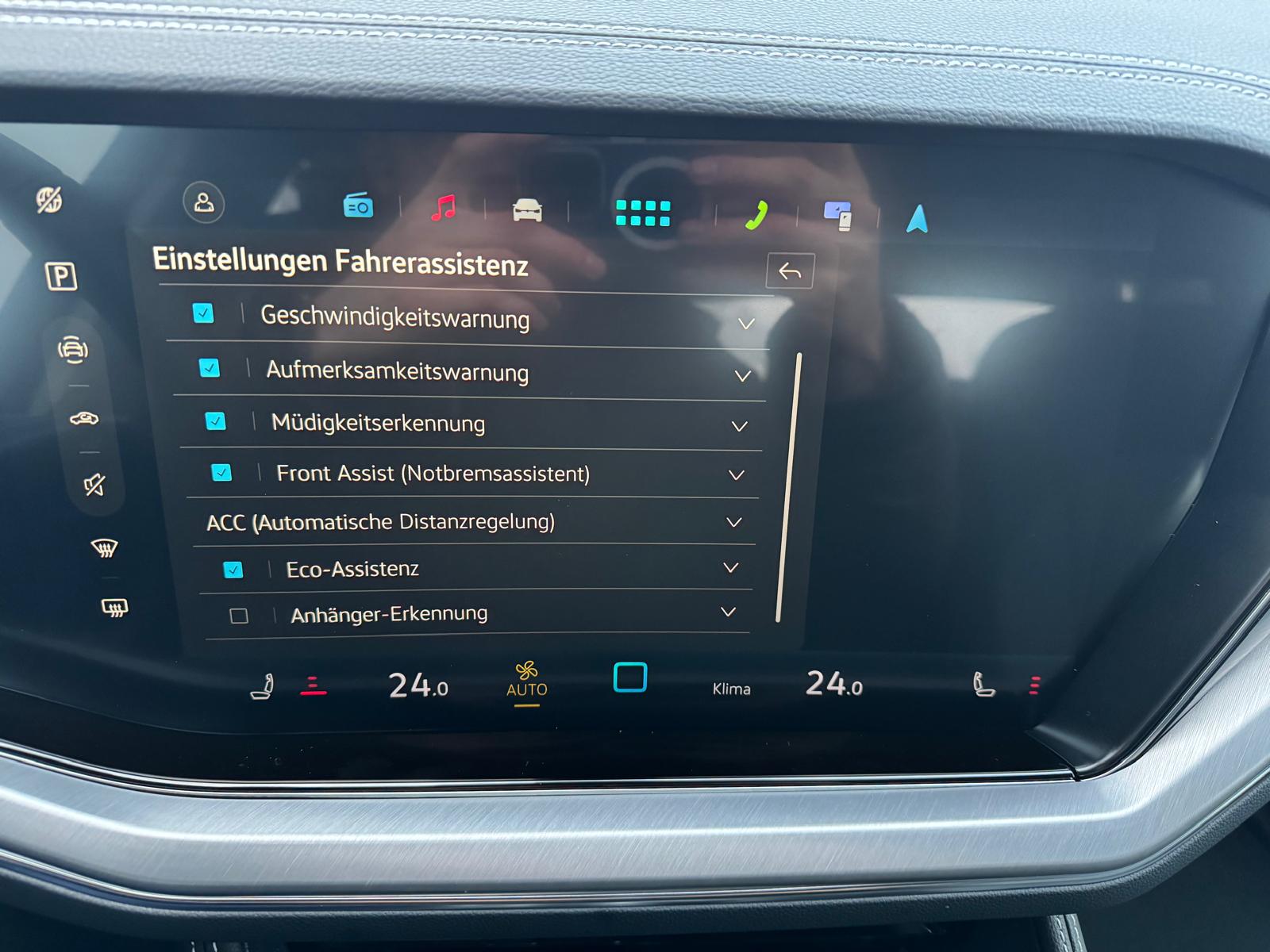 VW Touareg 3.0 TDI Basic Tiptronic-image-13