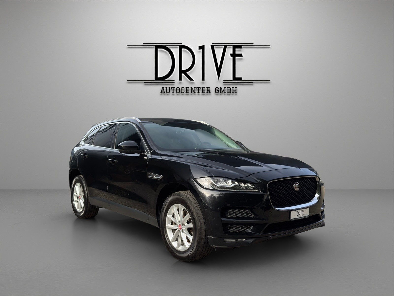 JAGUAR F-Pace 2.0d Portfolio AWD Automatik-image-2