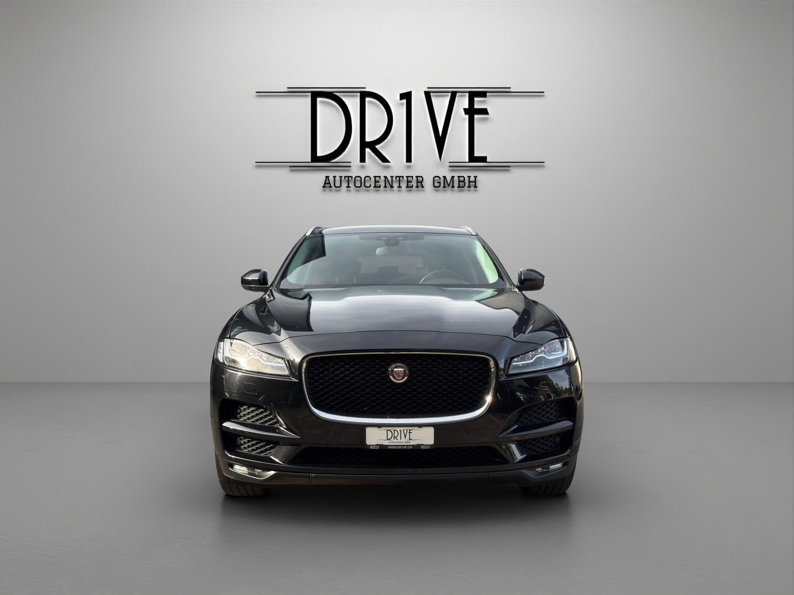 JAGUAR F-Pace 2.0d Portfolio AWD Automatik-image-1