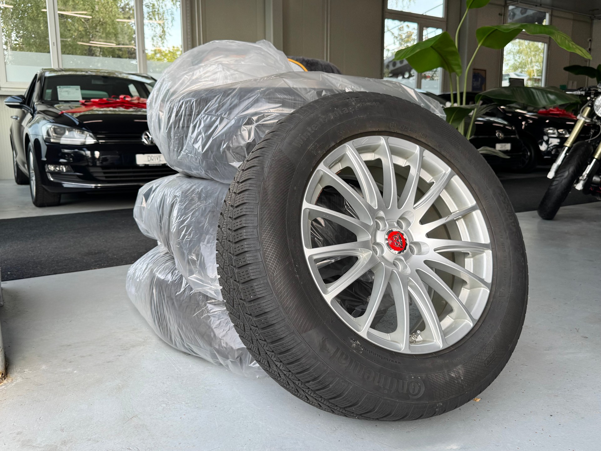 JAGUAR F-Pace 2.0d Portfolio AWD Automatik-image-28