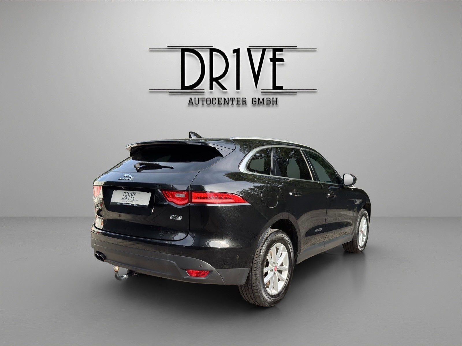 JAGUAR F-Pace 2.0d Portfolio AWD Automatik-image-4