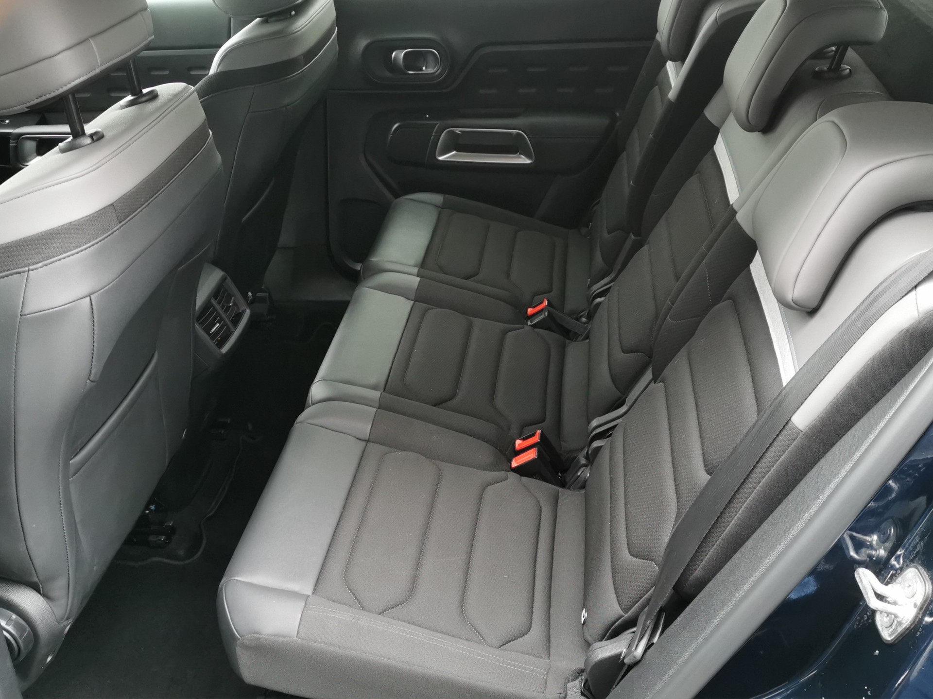 CITROEN C5 Aircross 1.6 PHEV Swiss Edition-image-7