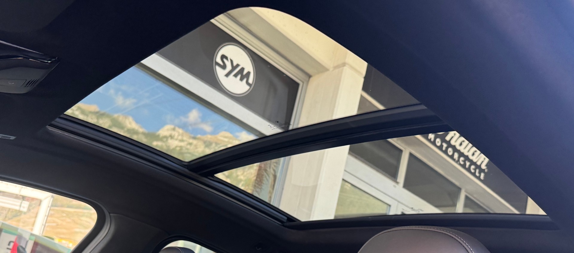 BMW X4M xDrive M Competition Steptronic-image-11