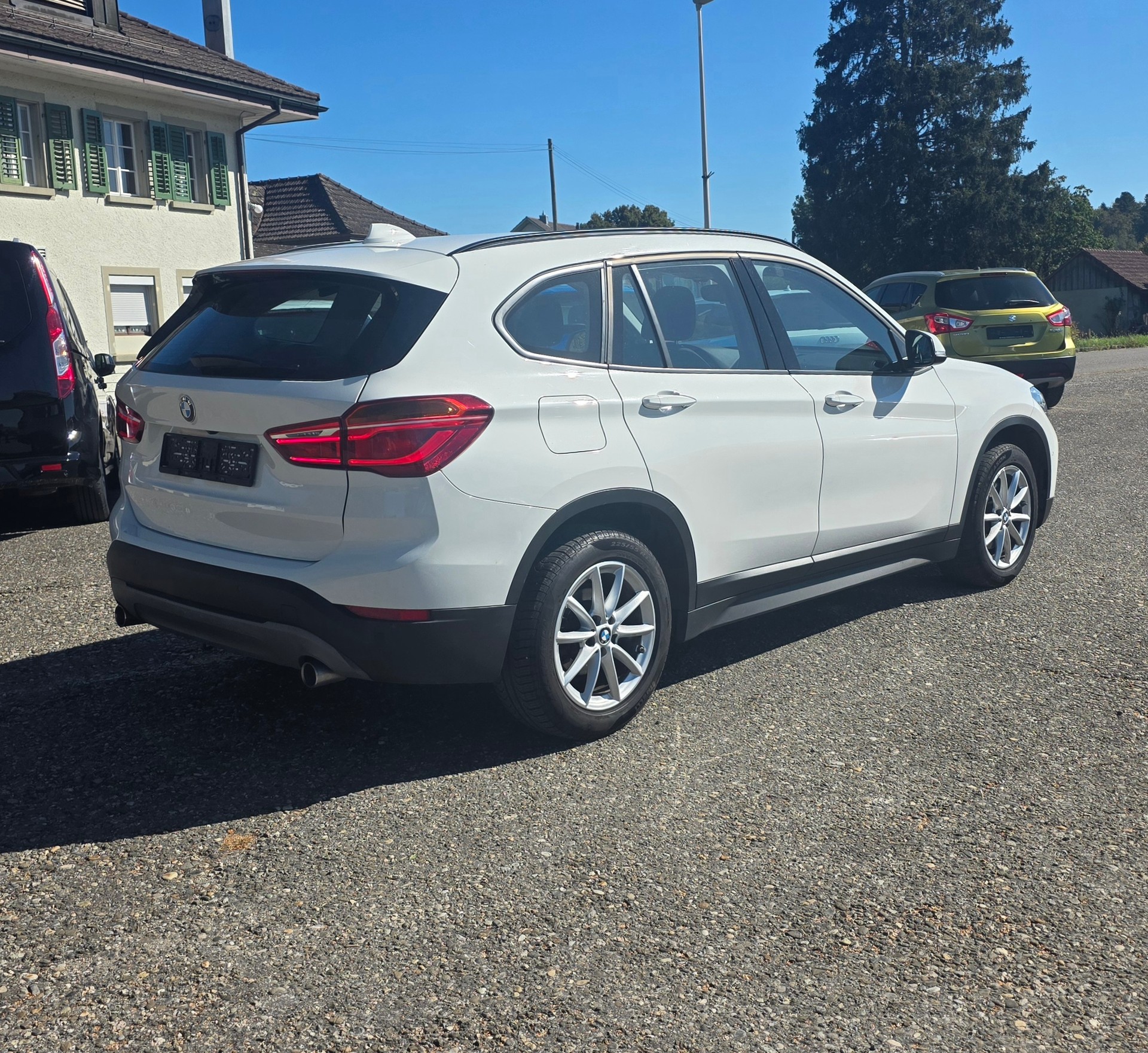 BMW X1 xDrive 18d Essential Edition Steptronic-image-5