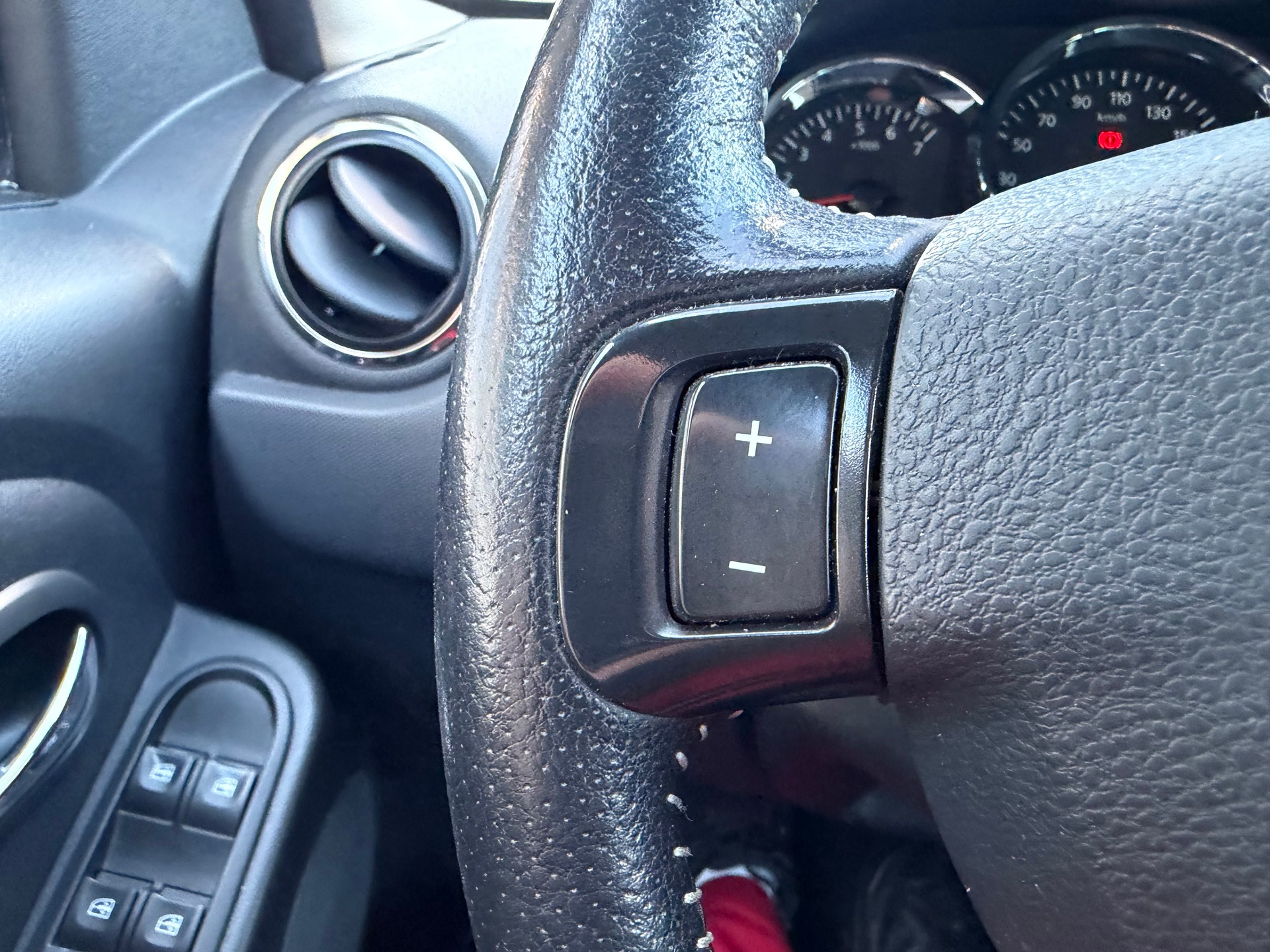 DACIA Duster 1.2 T Privilège 4x4-image-12