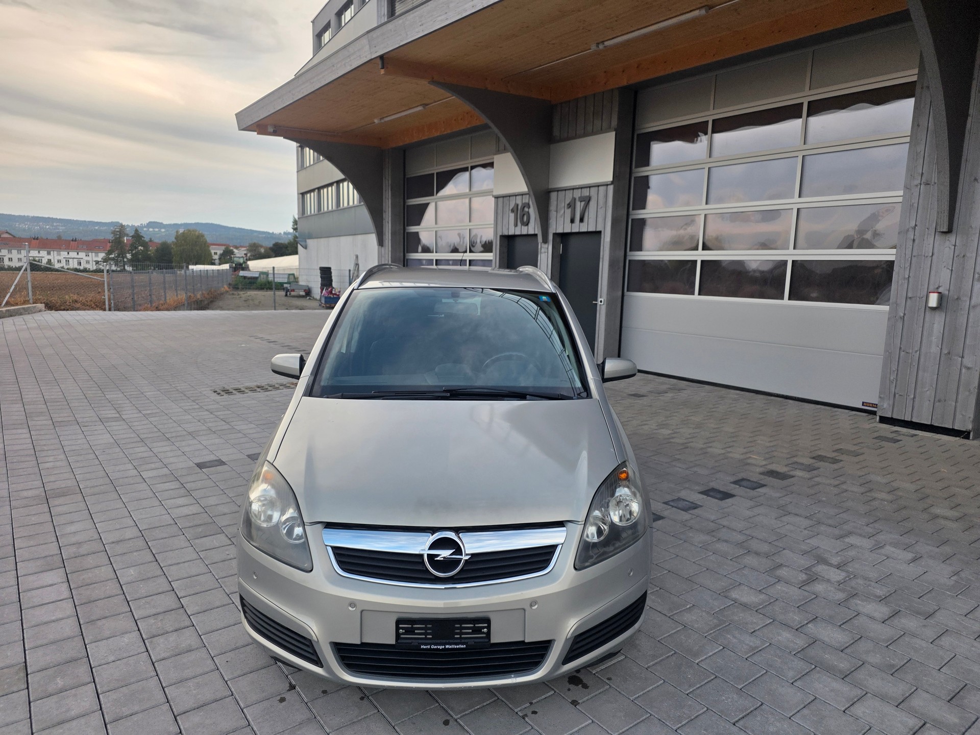 OPEL Zafira 1.8i 16V Enjoy-image-1