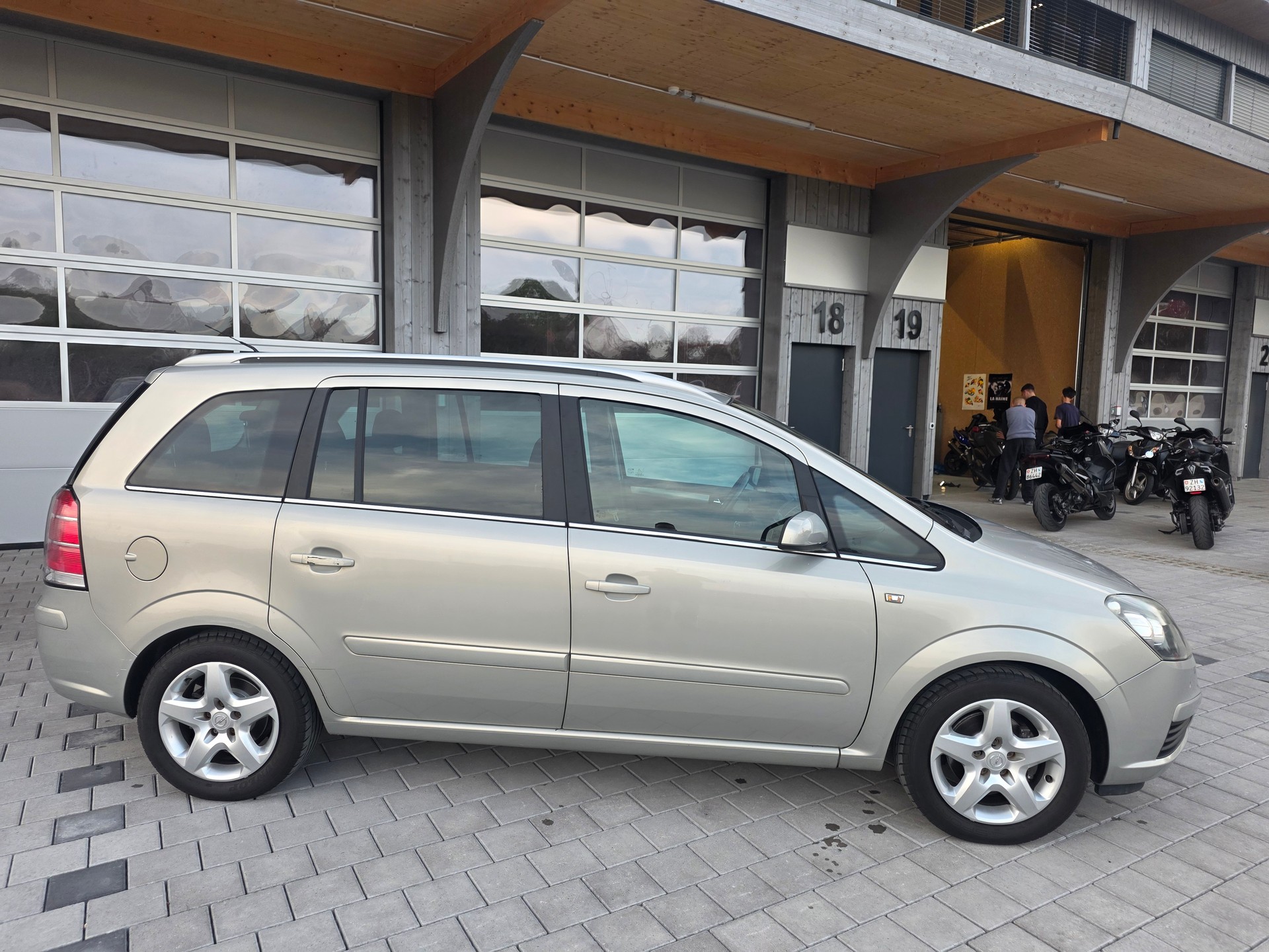 OPEL Zafira 1.8i 16V Enjoy-image-7