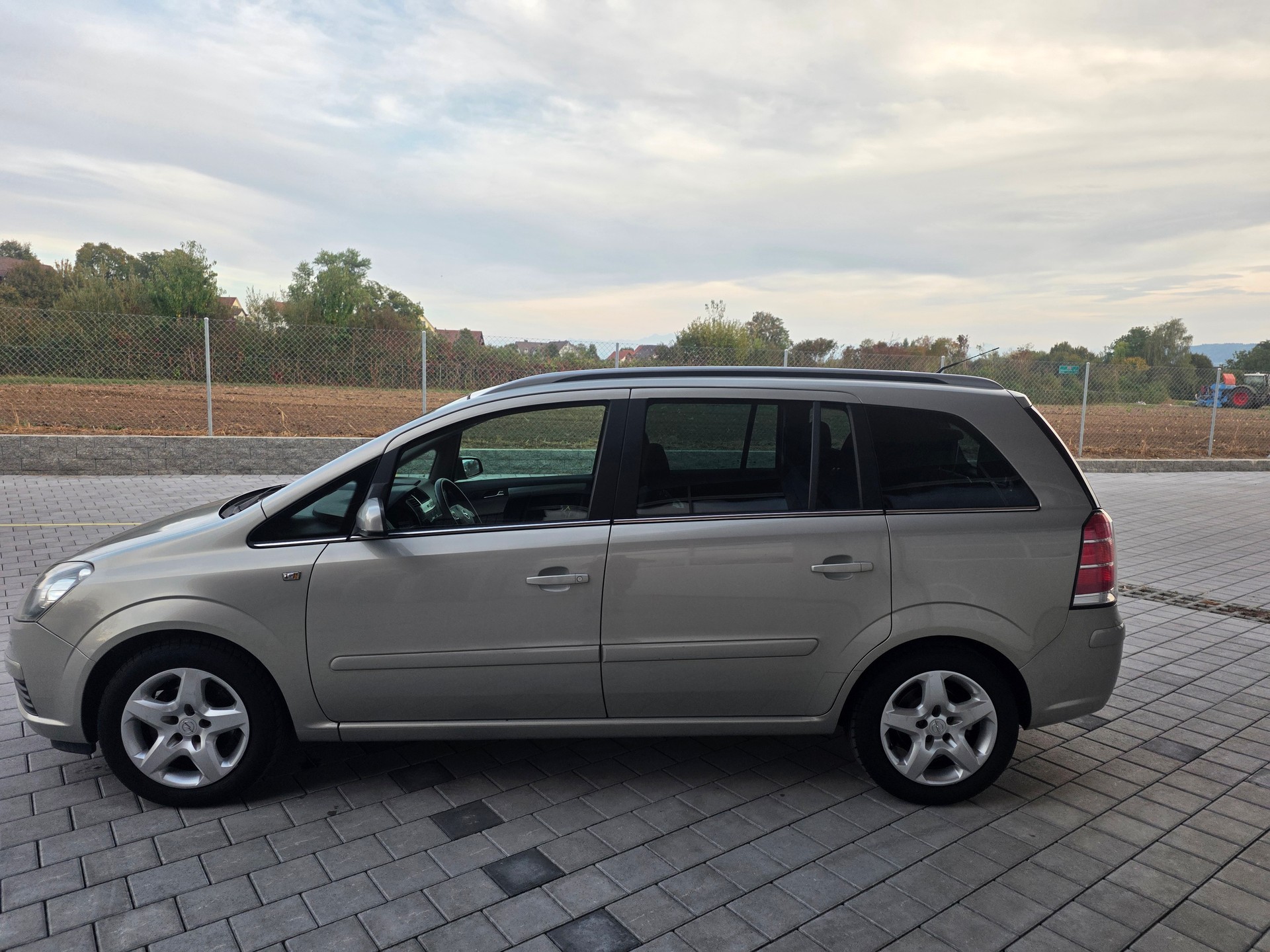 OPEL Zafira 1.8i 16V Enjoy-image-6
