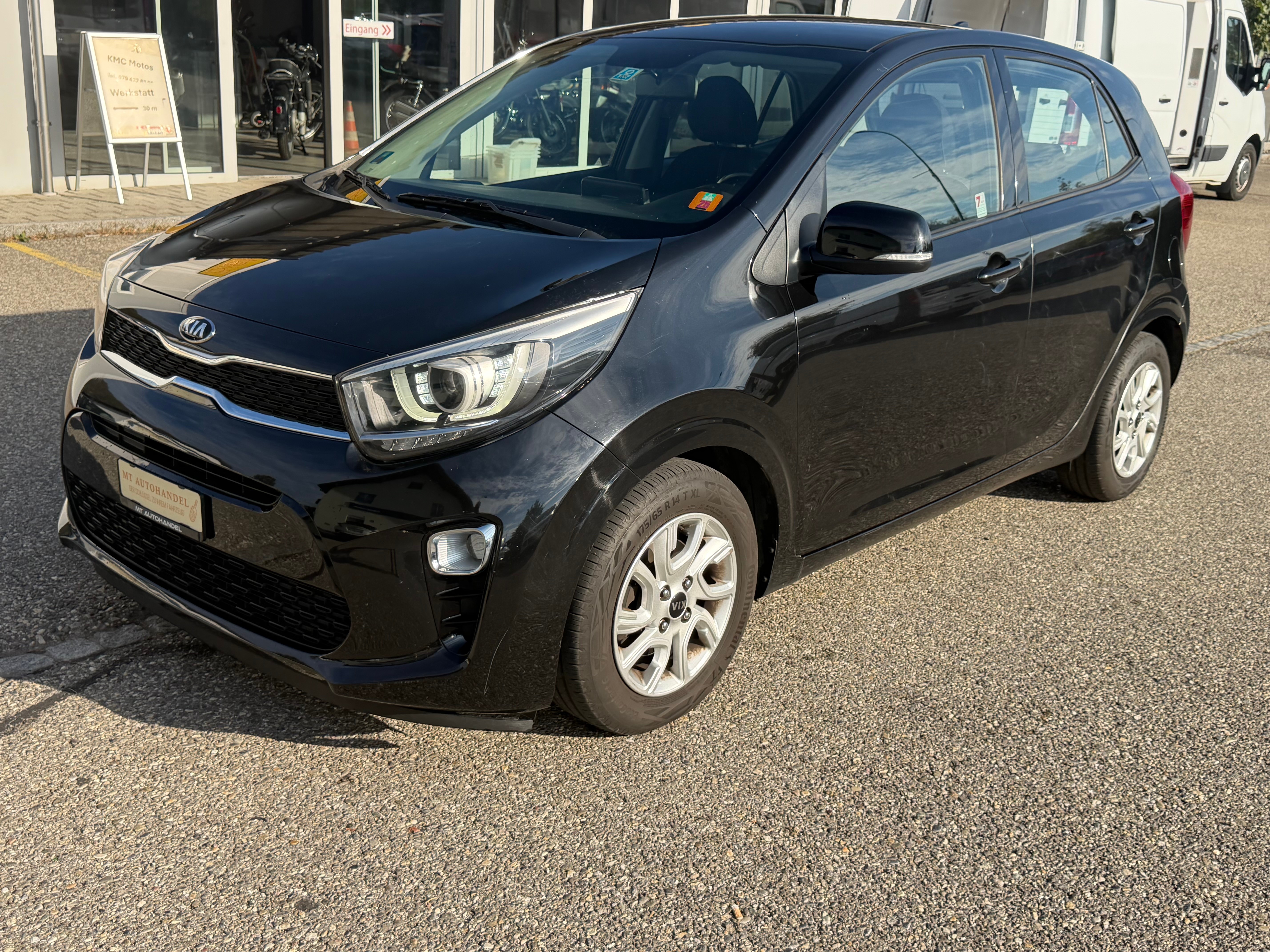 Car photo