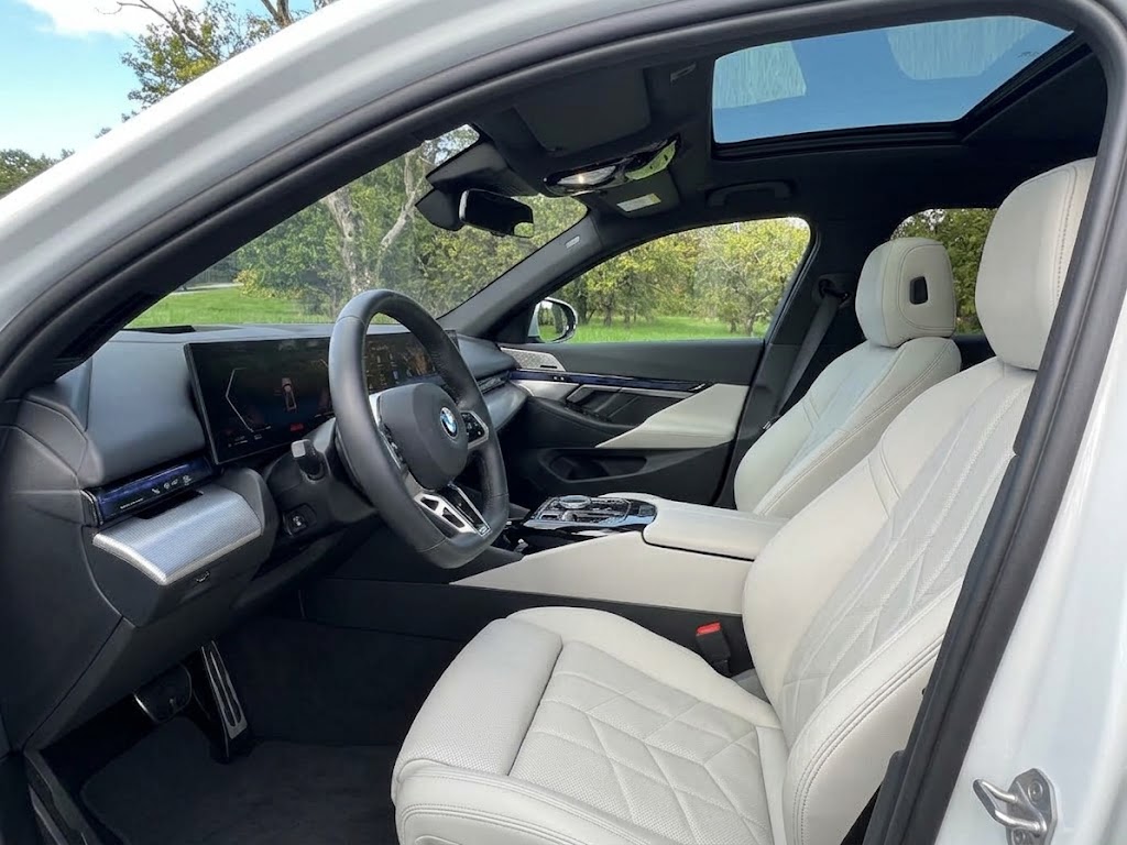 BMW 550e xDrive-image-4