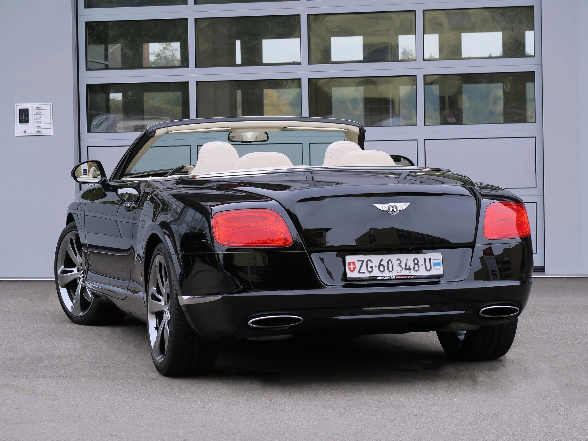 BENTLEY Continental GTC 6.0 W12-image-8