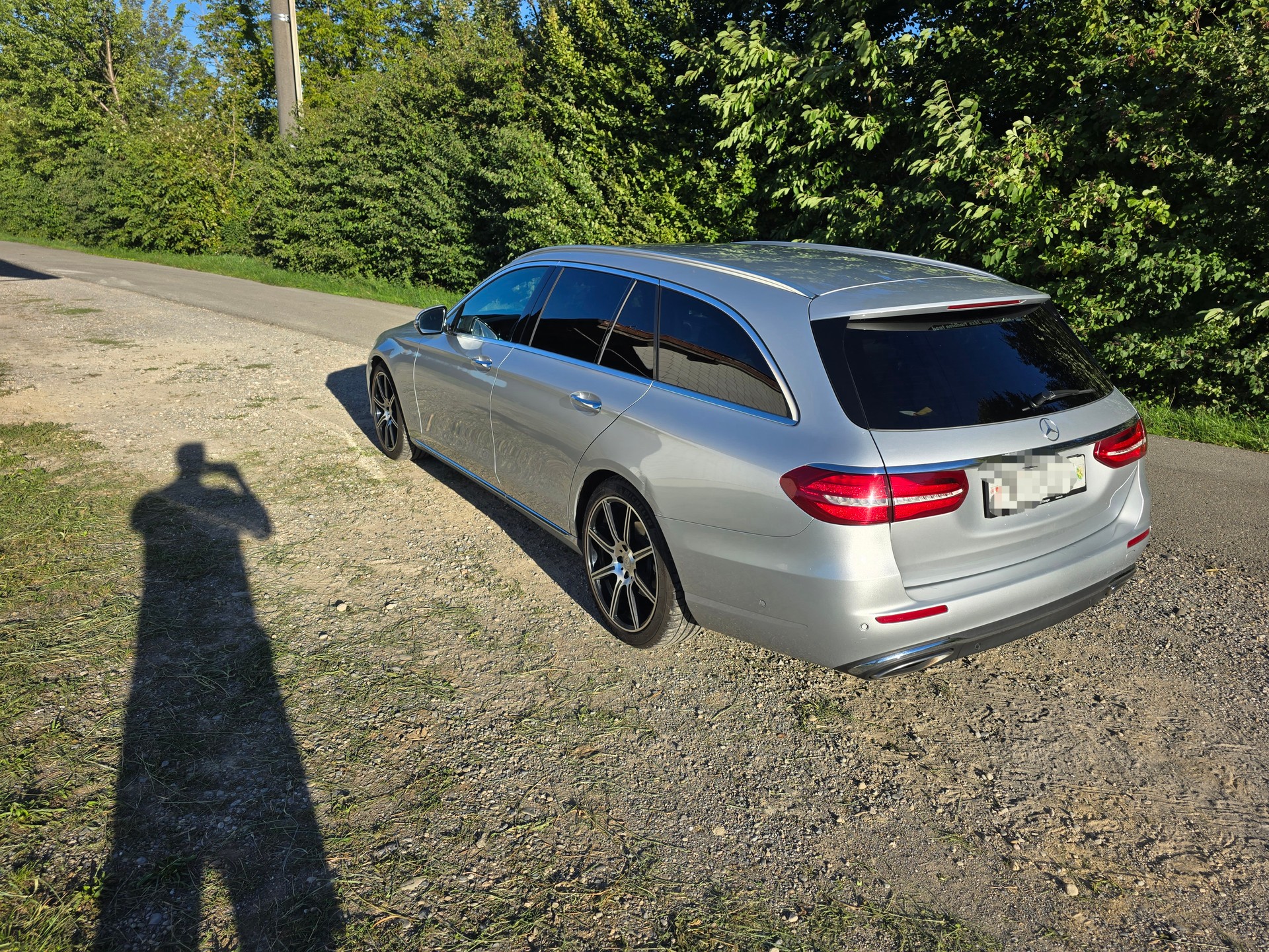 MERCEDES-BENZ E 200 Exclusive-image-4