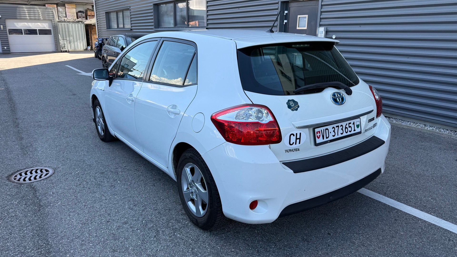 TOYOTA Auris 1.8 16V HSD Linea Luna-image-4