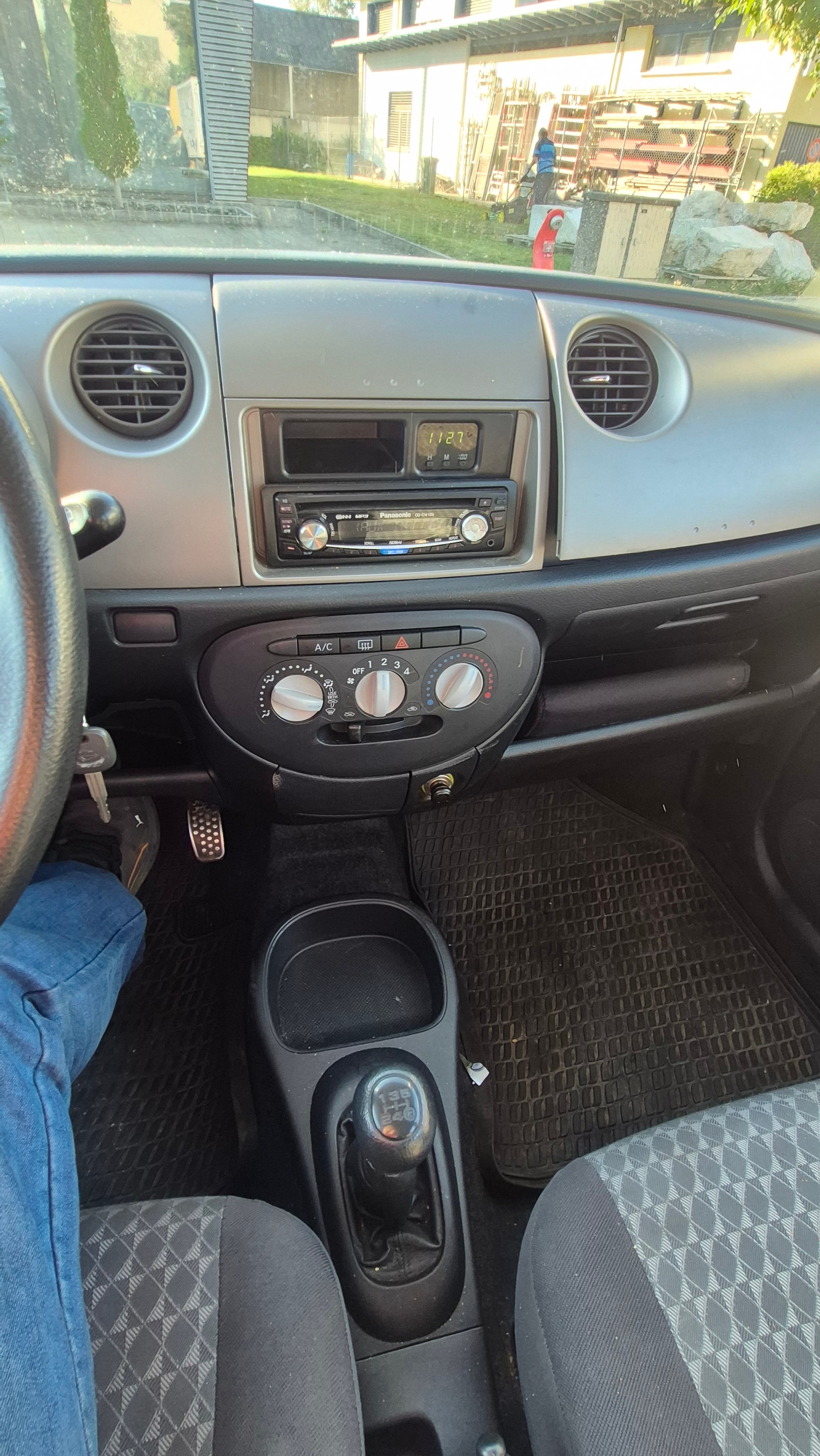 DAIHATSU Trevis 1.0-image-9
