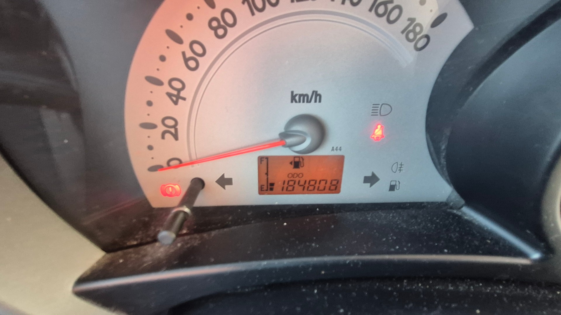 DAIHATSU Trevis 1.0-image-10