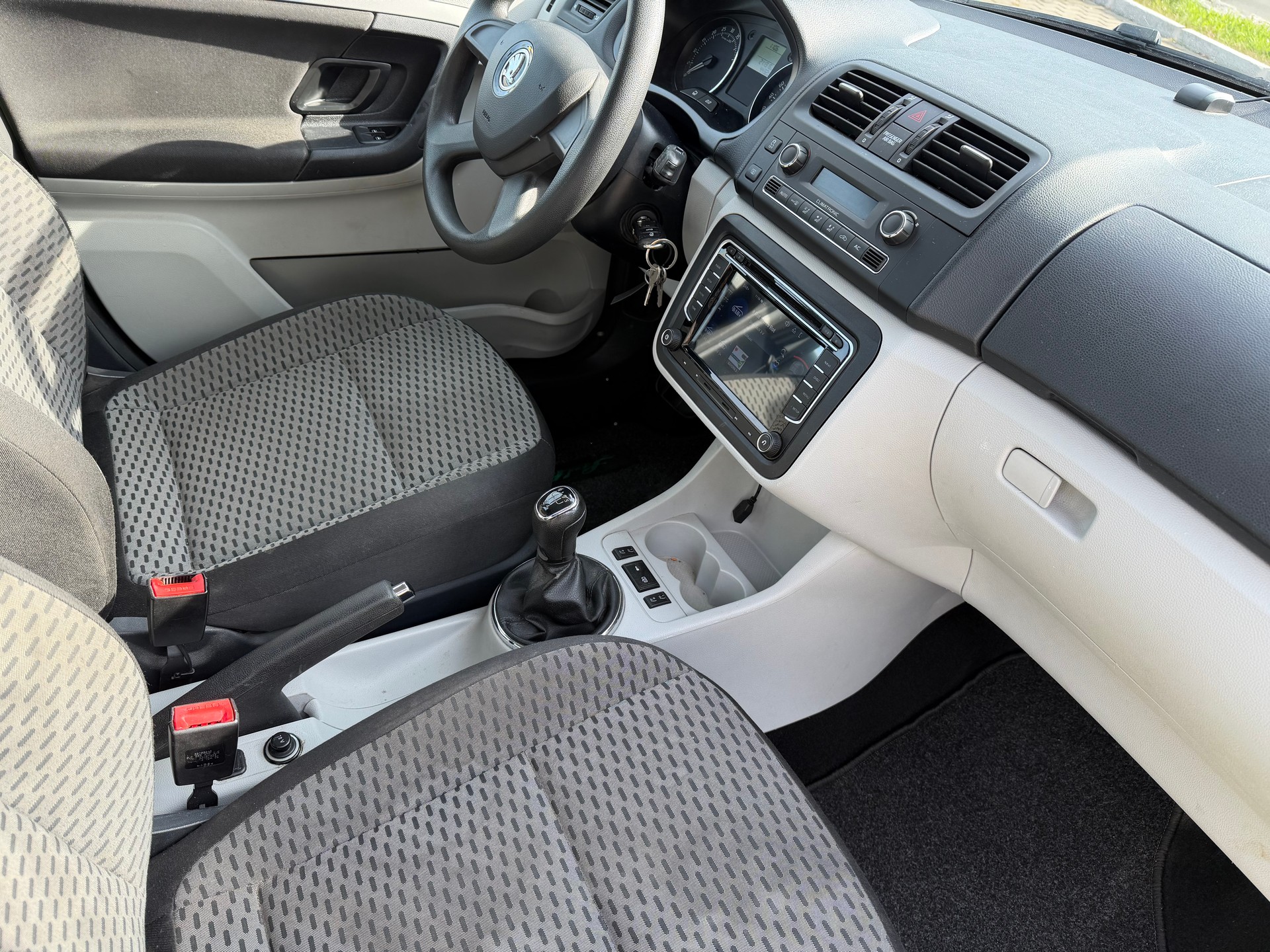 SKODA Fabia 1.6 TDI Elegance-image-11