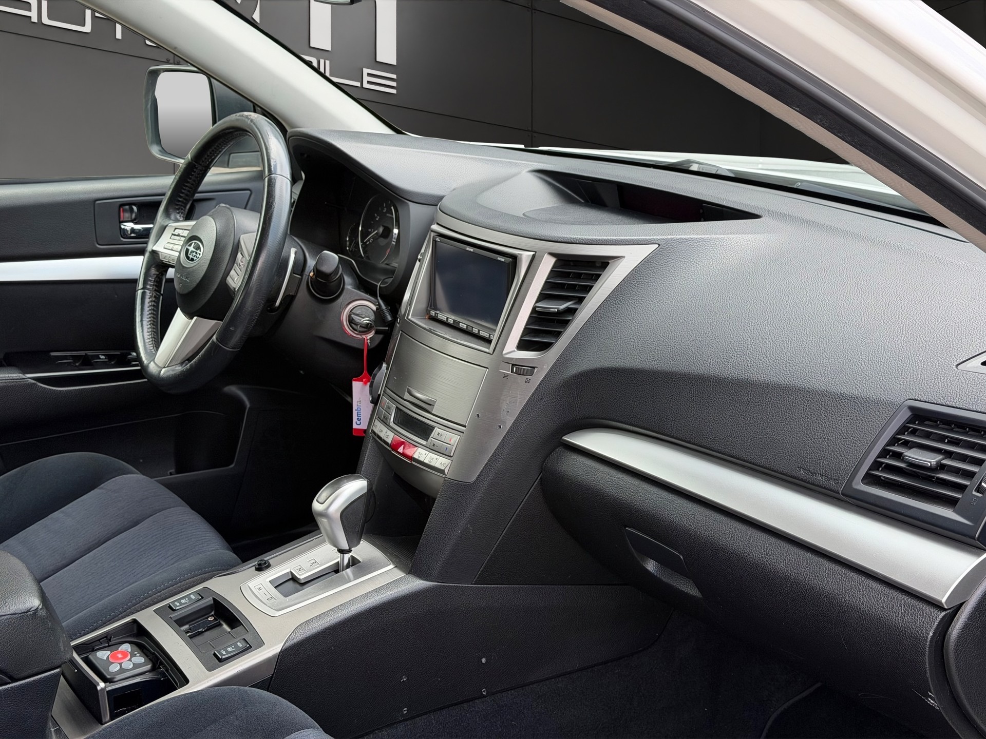 SUBARU Outback 2.5i Swiss AWD Lineartronic-image-14