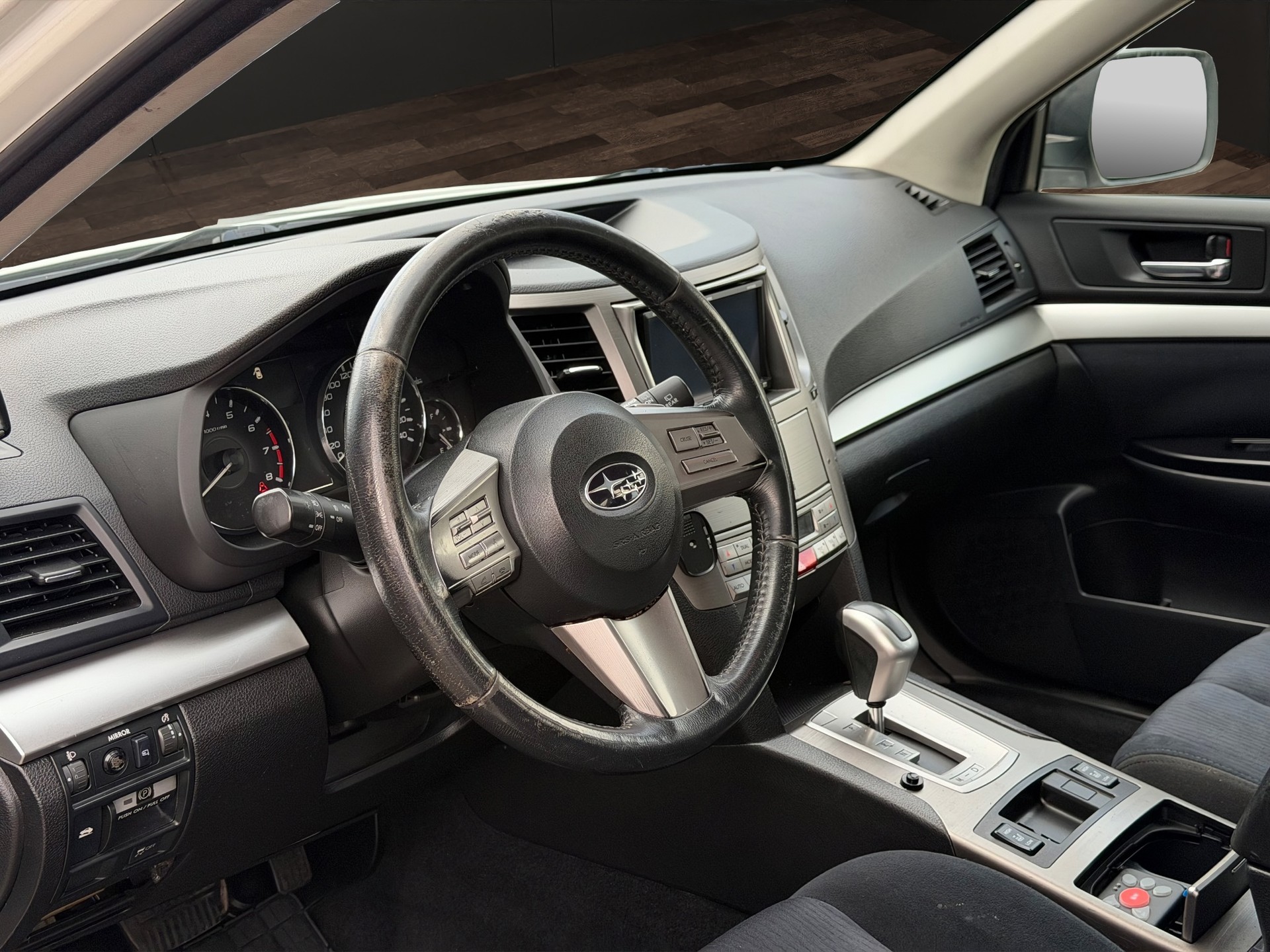 SUBARU Outback 2.5i Swiss AWD Lineartronic-image-8
