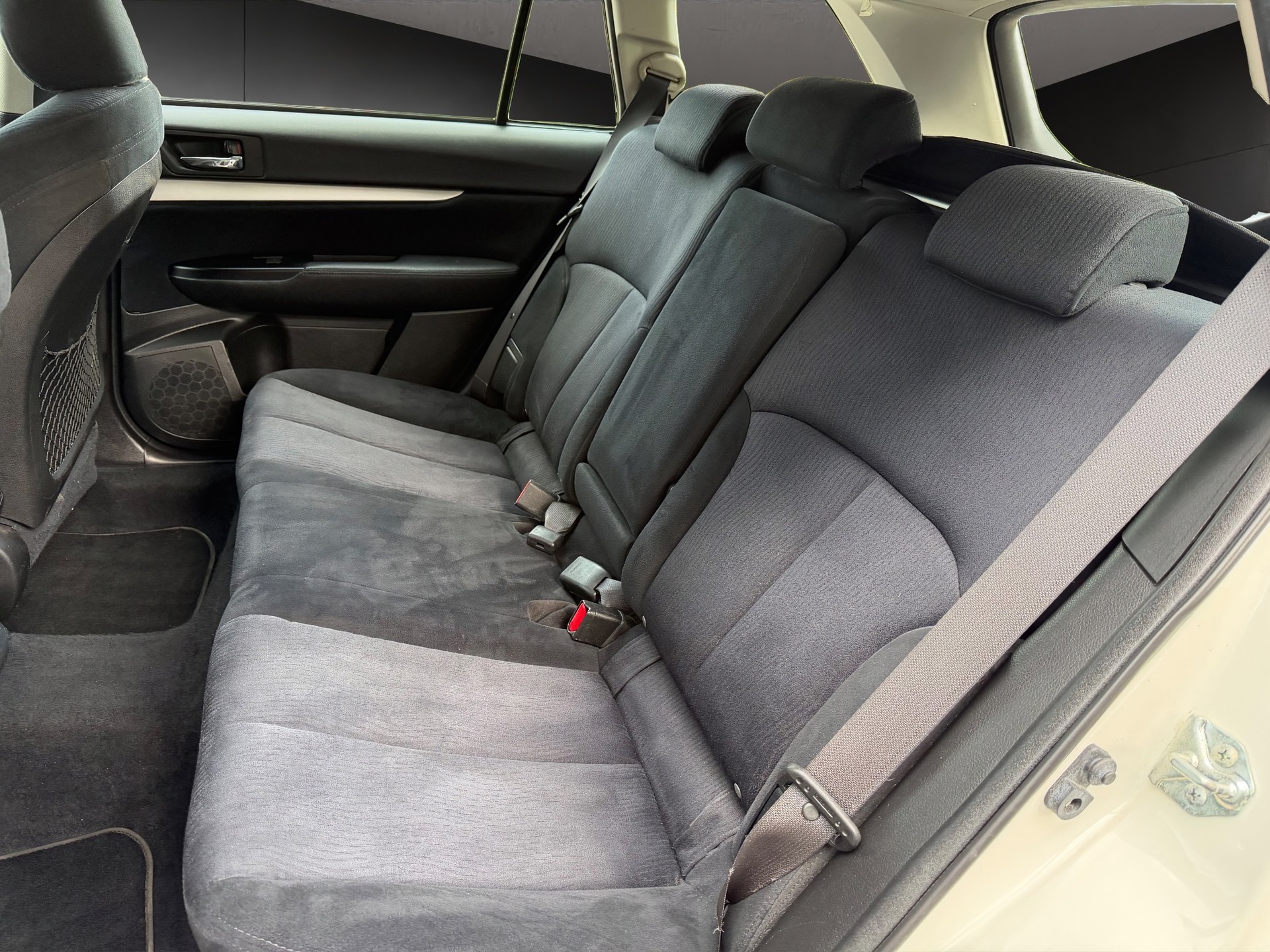 SUBARU Outback 2.5i Swiss AWD Lineartronic-image-11
