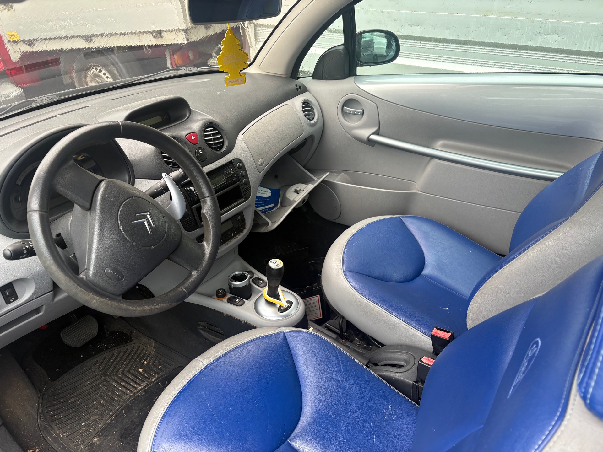 CITROEN C3 Pluriel 1.6i 16V-image-4