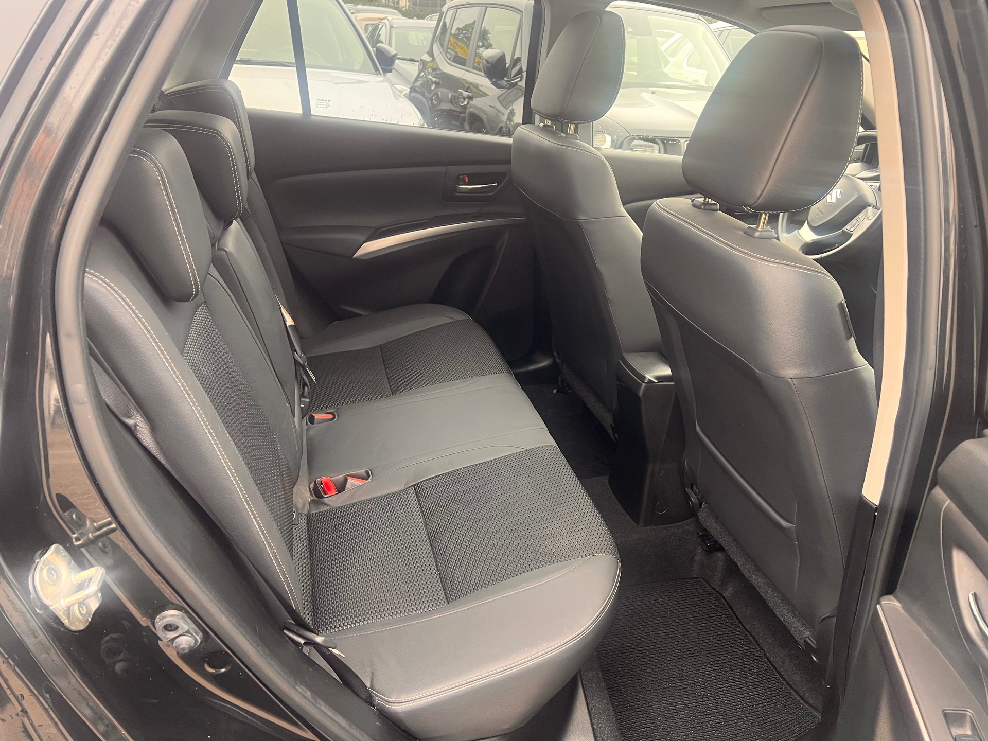 SUZUKI SX4 S-Cross 1.4 16V Compact Top Hybrid 4WD Automatic-image-12