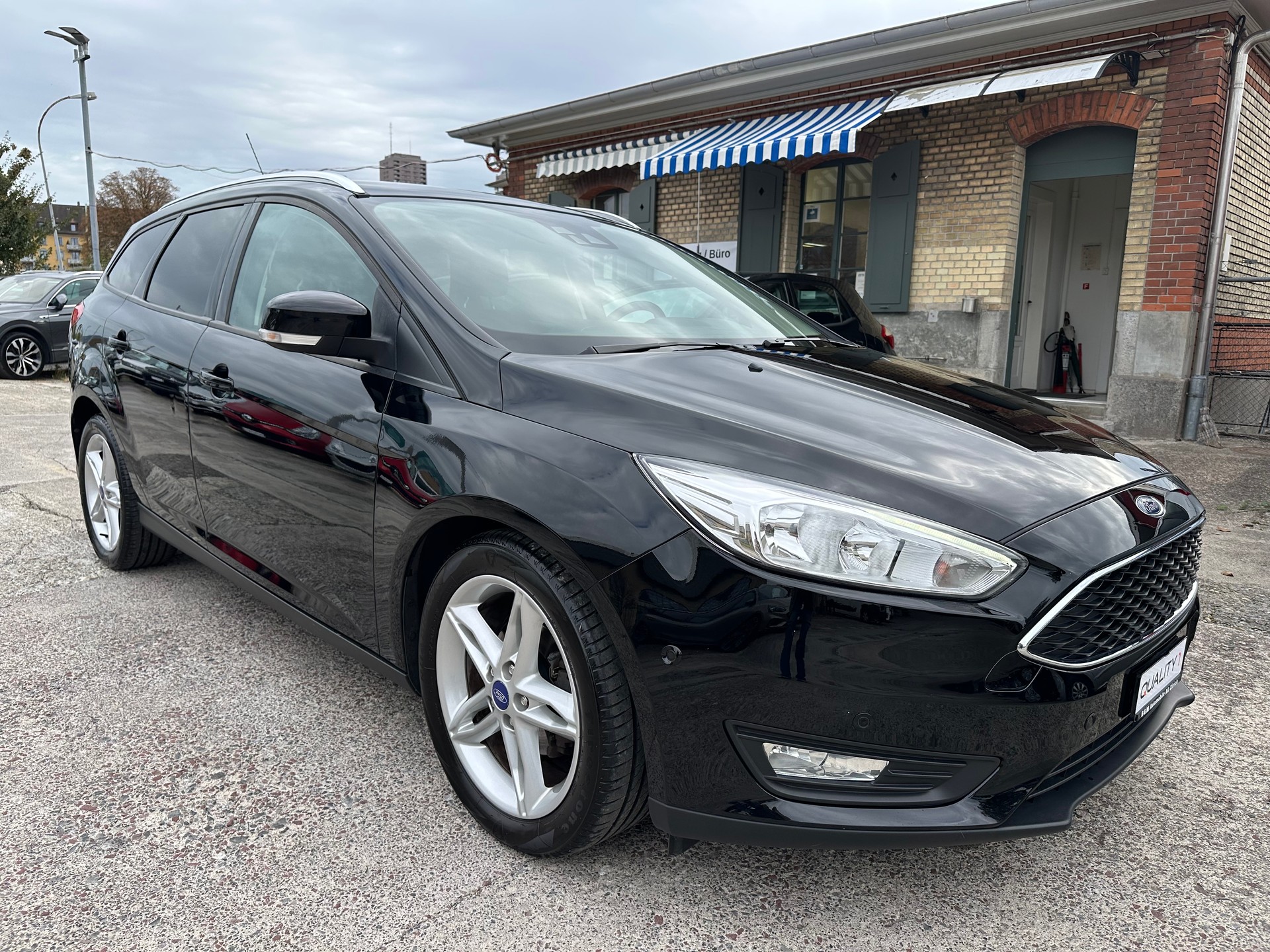 FORD Focus 1.0 SCTi Business Automatic-image-2