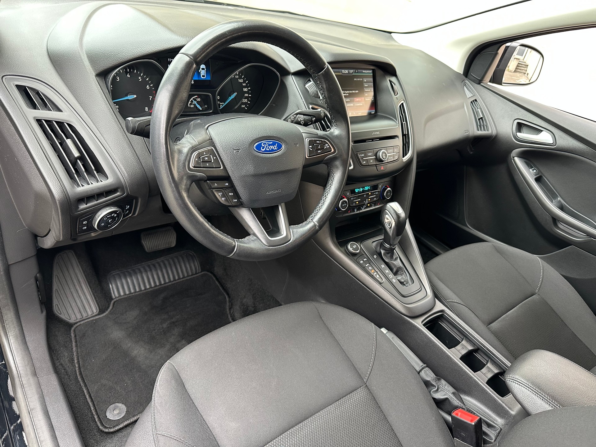 FORD Focus 1.0 SCTi Business Automatic-image-9