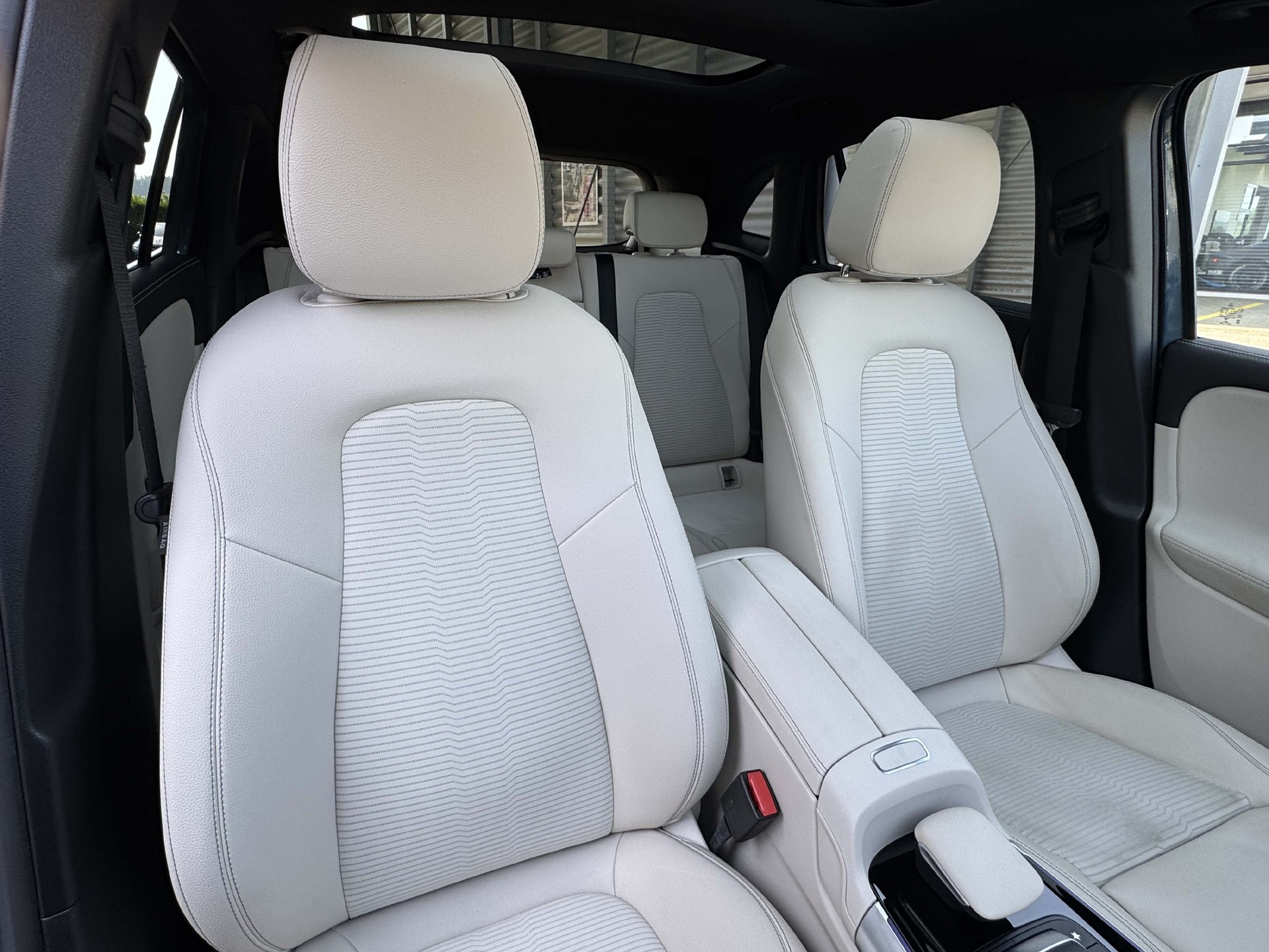 MERCEDES-BENZ EQA 250 Progressive-image-8