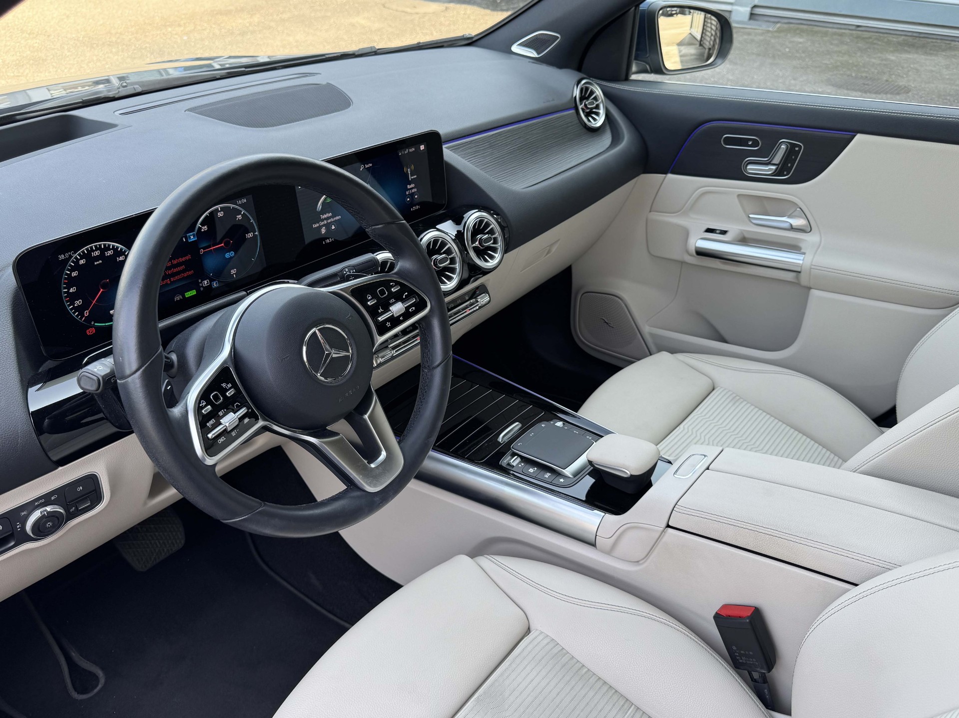 MERCEDES-BENZ EQA 250 Progressive-image-6