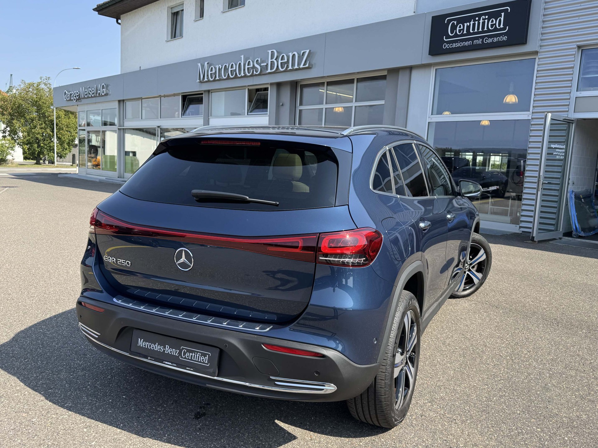 MERCEDES-BENZ EQA 250 Progressive-image-3