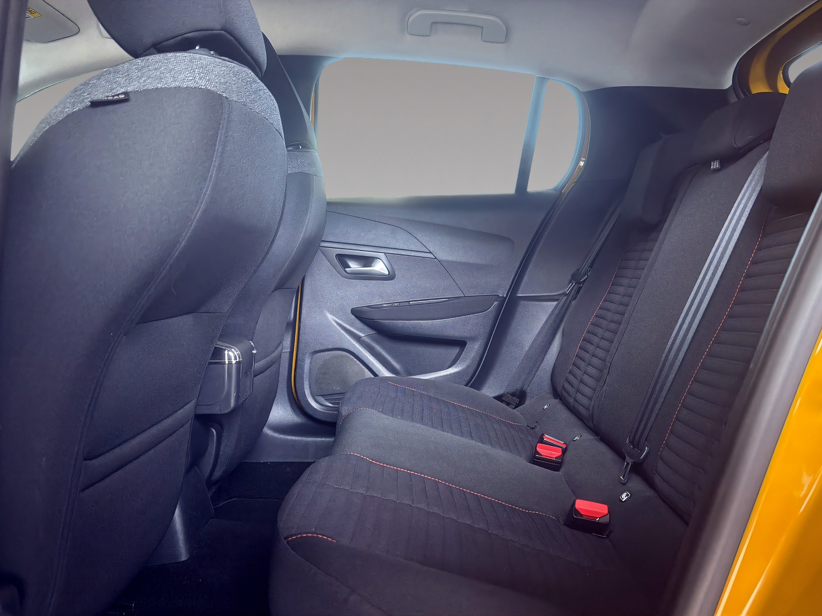 PEUGEOT 208 1.2 PureTech Active Pack-image-16