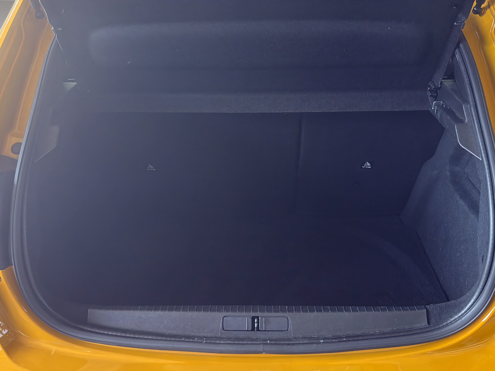 PEUGEOT 208 1.2 PureTech Active Pack-image-17