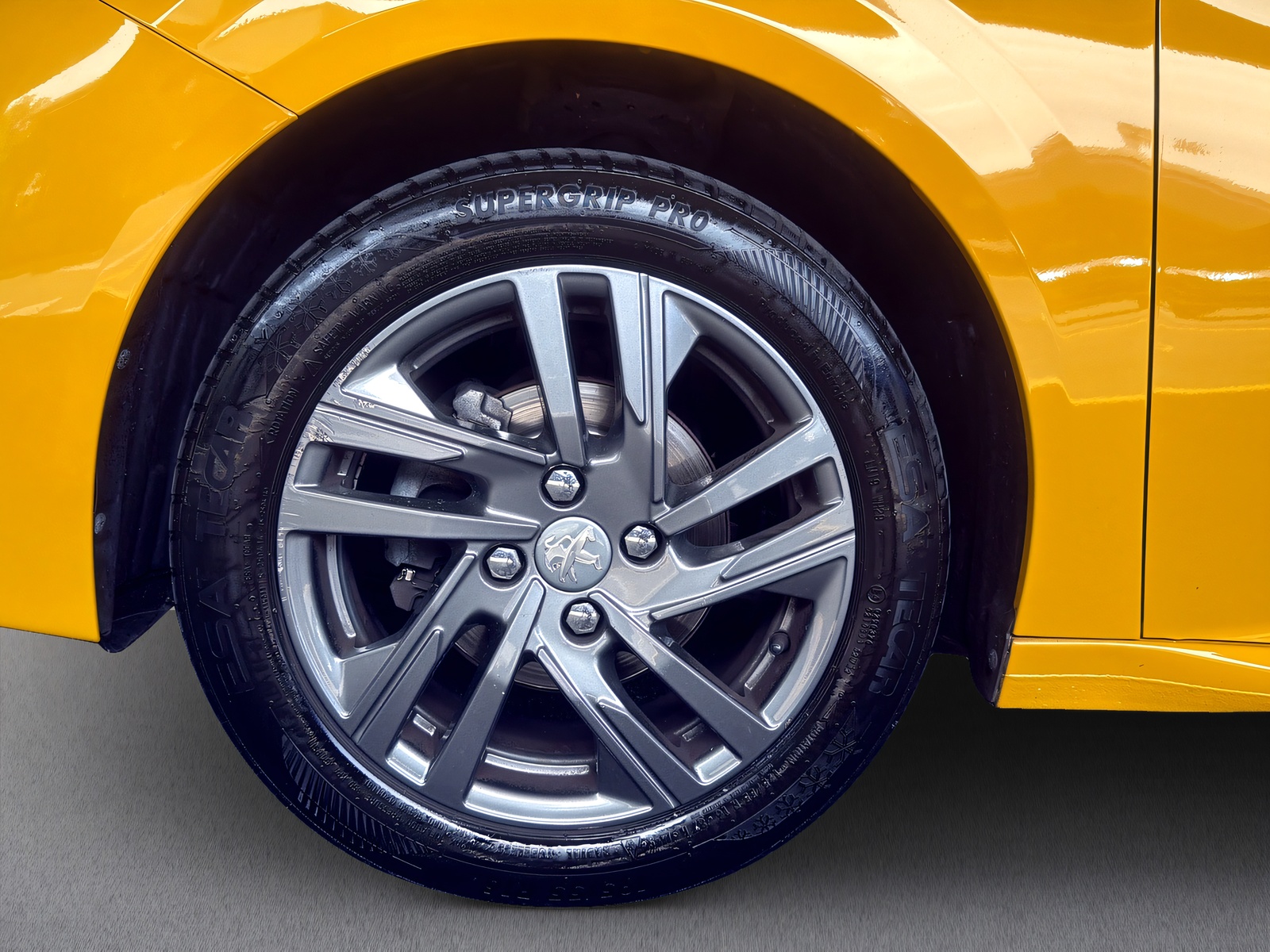 PEUGEOT 208 1.2 PureTech Active Pack-image-18