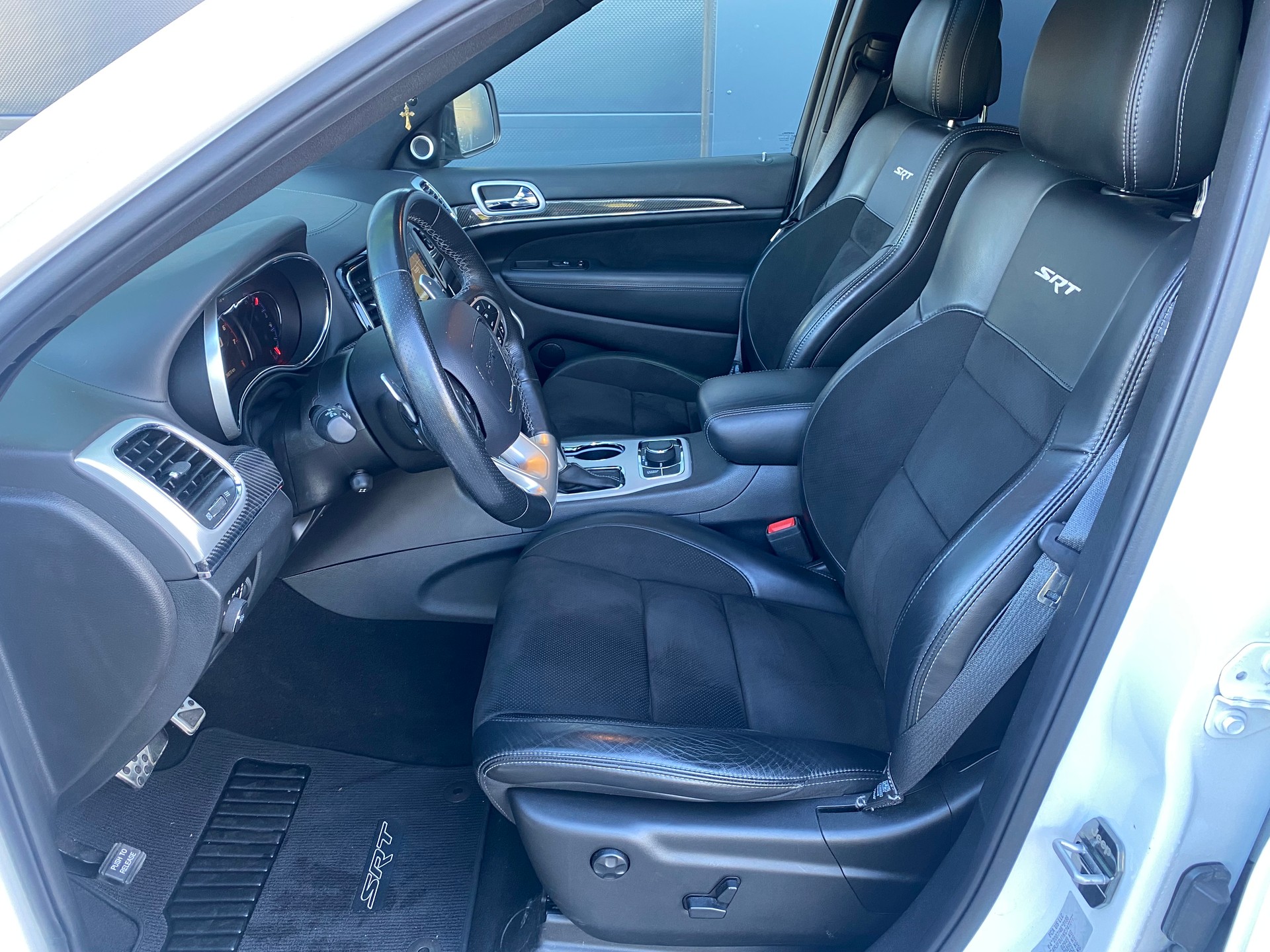 JEEP Grand Cherokee 6.4 V8 HEMI SRT8 Automatic-image-13