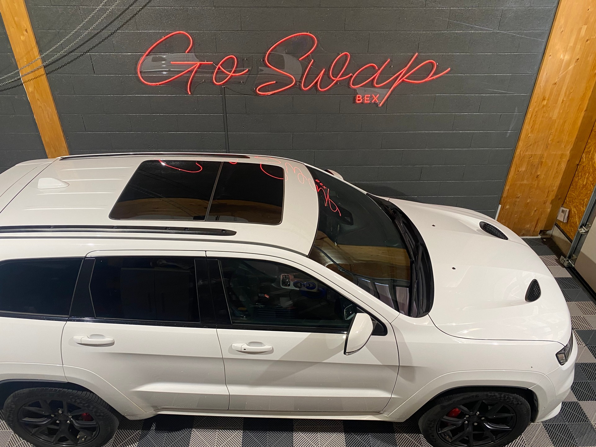 JEEP Grand Cherokee 6.4 V8 HEMI SRT8 Automatic-image-2