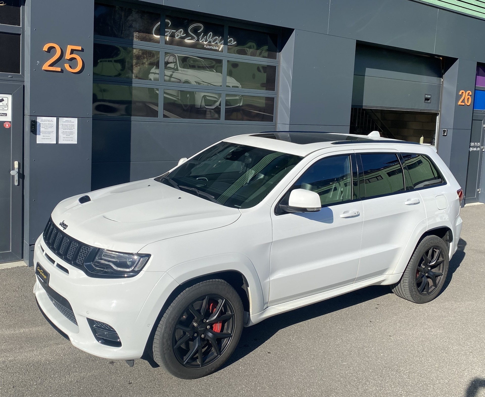 JEEP Grand Cherokee 6.4 V8 HEMI SRT8 Automatic-image-9