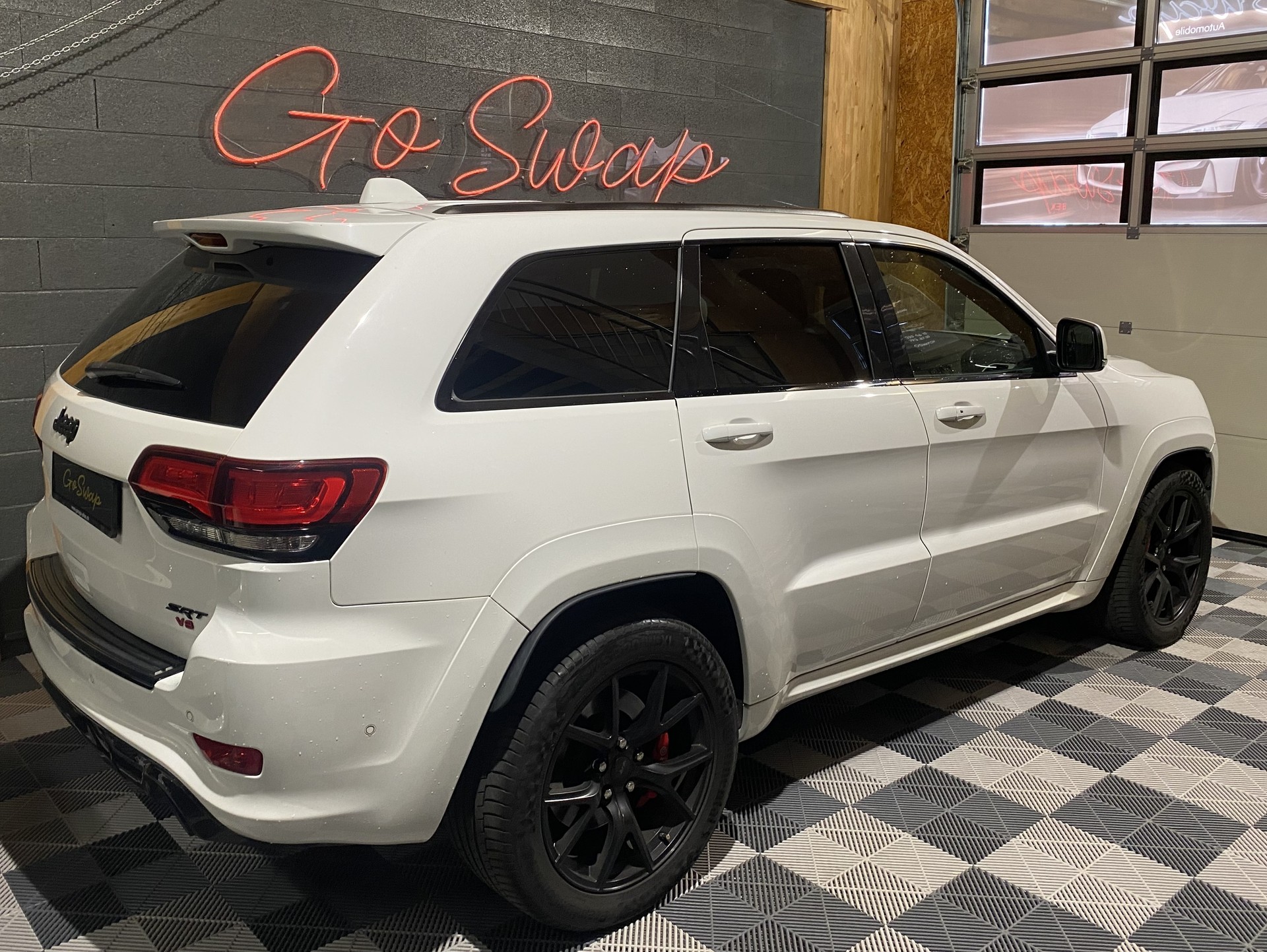 JEEP Grand Cherokee 6.4 V8 HEMI SRT8 Automatic-image-3