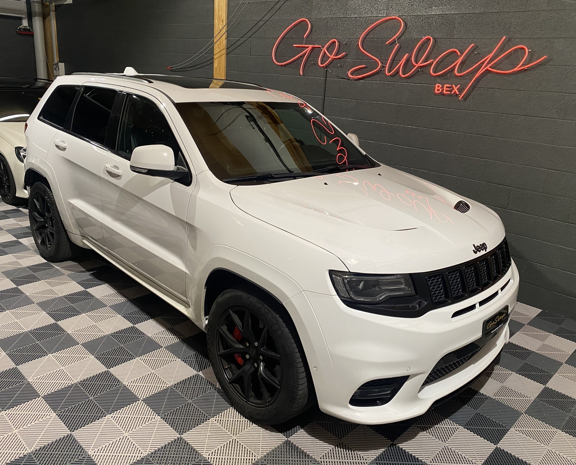 JEEP Grand Cherokee 6.4 V8 HEMI SRT8 Automatic-image-0