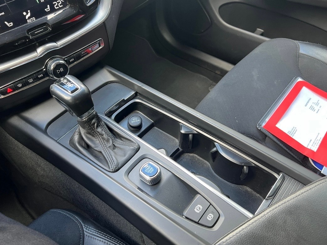 VOLVO XC60 D4 AWD Momentum Geartronic-image-13