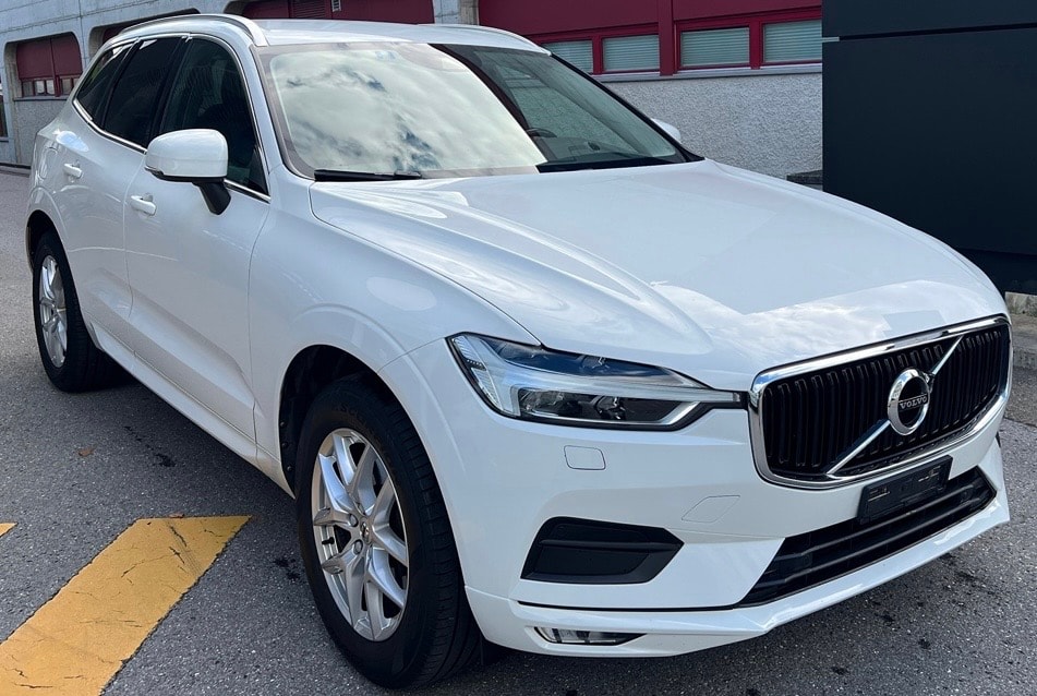 VOLVO XC60 D4 AWD Momentum Geartronic-image-2