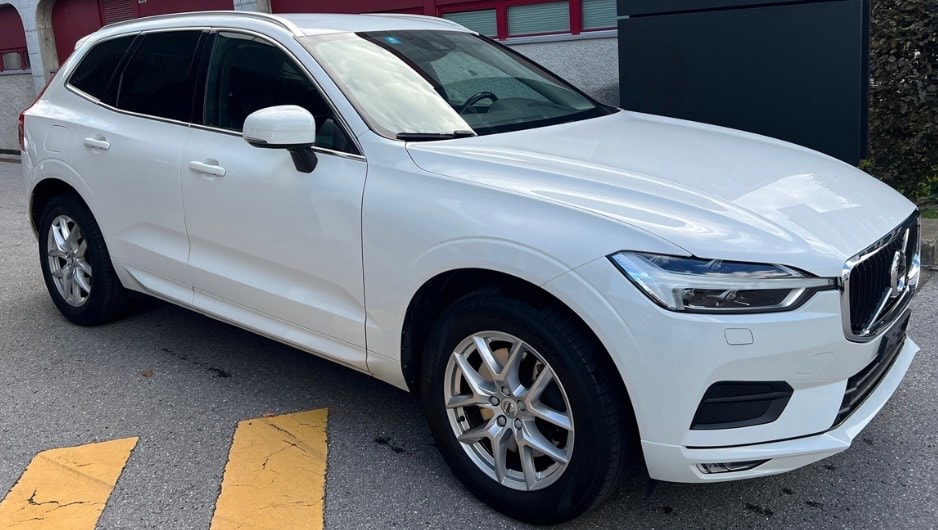 VOLVO XC60 D4 AWD Momentum Geartronic-image-5