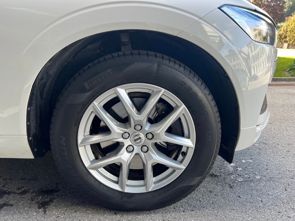 VOLVO XC60 D4 AWD Momentum Geartronic-image-28