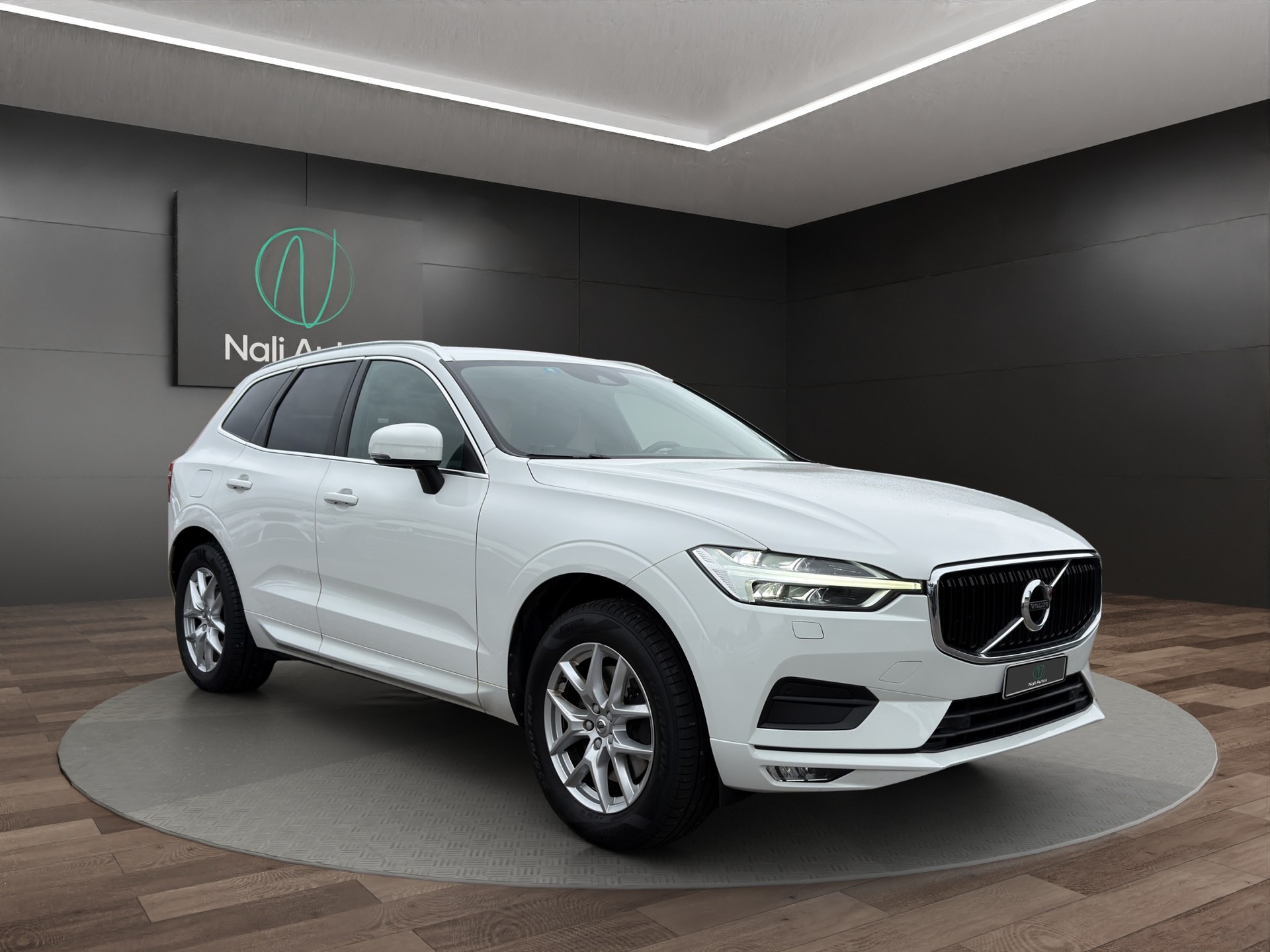 VOLVO XC60 D4 AWD Momentum Geartronic-showroom-element-1