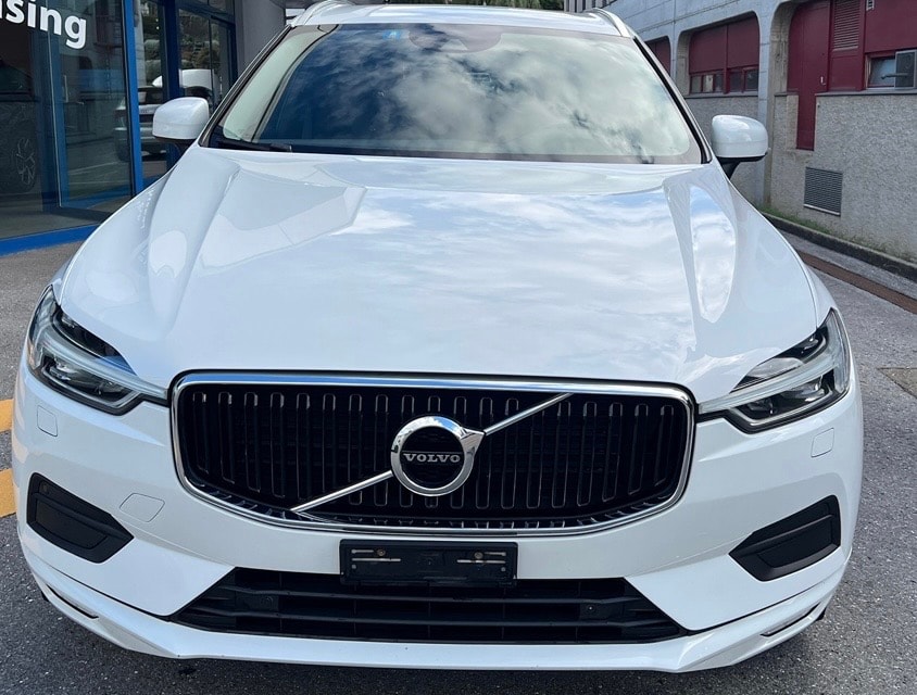 VOLVO XC60 D4 AWD Momentum Geartronic-image-1