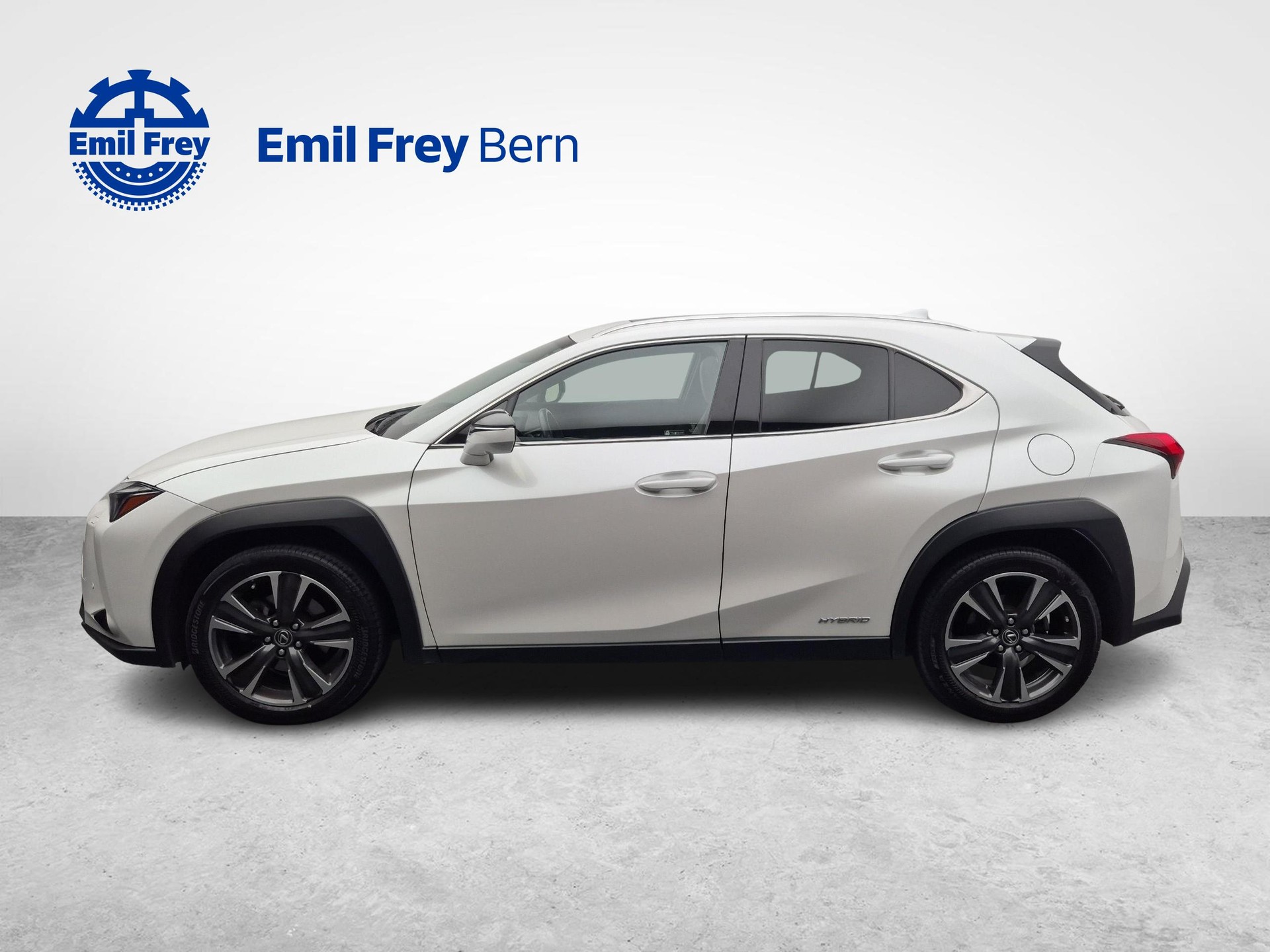 LEXUS UX 250h Excellence-image-1